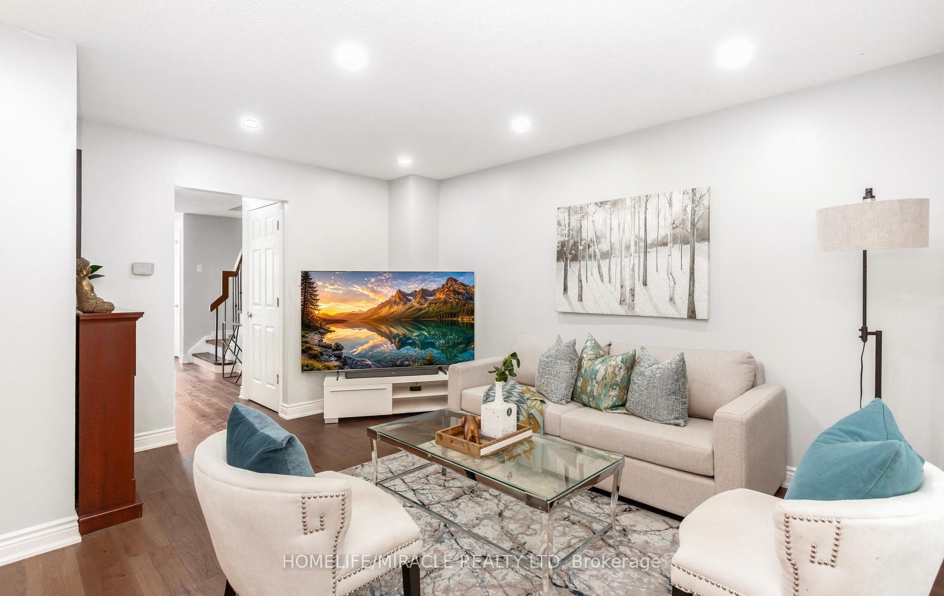 Photo 7 of 49 Newbridge Crescent, Brampton, Westgate — HOMEH