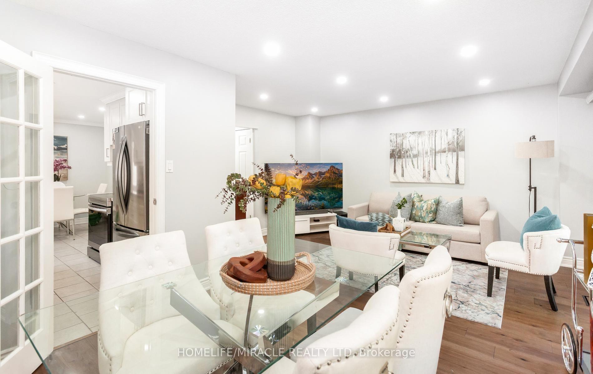 Photo 10 of 49 Newbridge Crescent, Brampton, Westgate — HOMEH