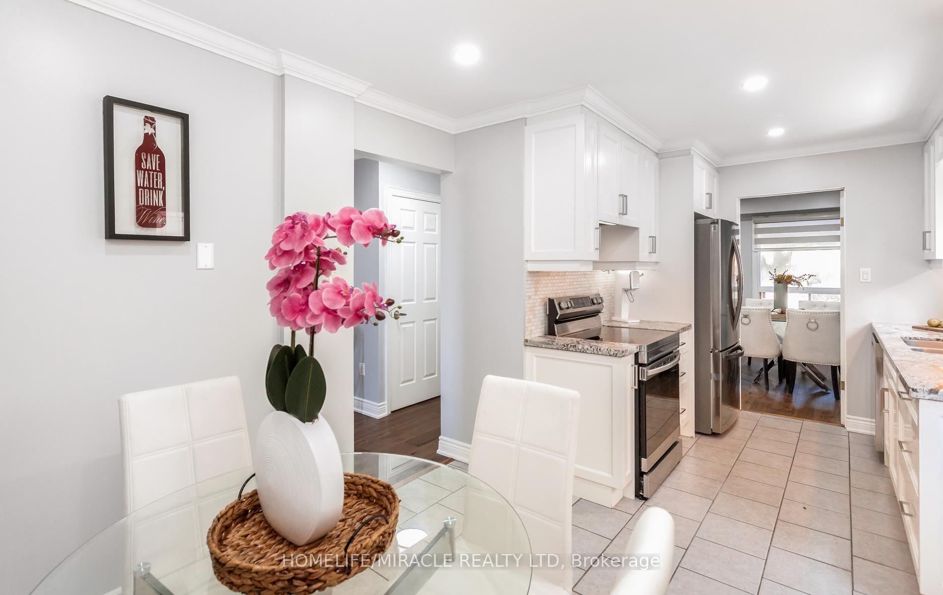 Photo 14 of 49 Newbridge Crescent, Brampton, Westgate — HOMEH