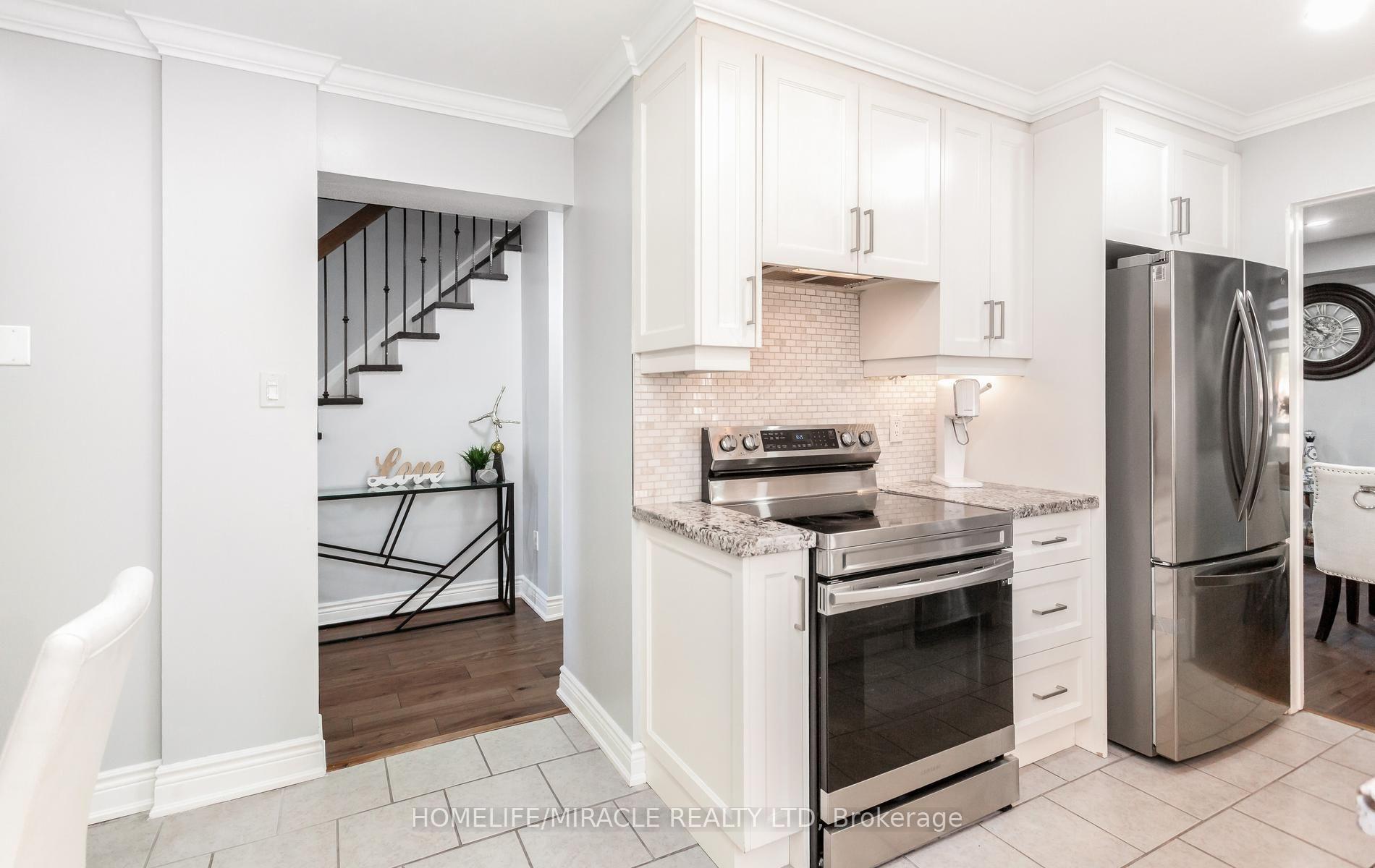 Photo 15 of 49 Newbridge Crescent, Brampton, Westgate — HOMEH