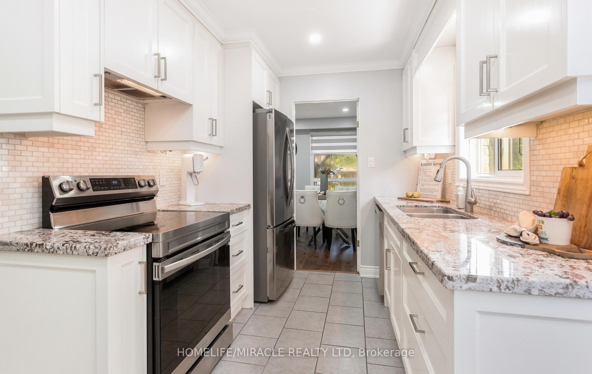 Photo 17 of 49 Newbridge Crescent, Brampton, Westgate — HOMEH