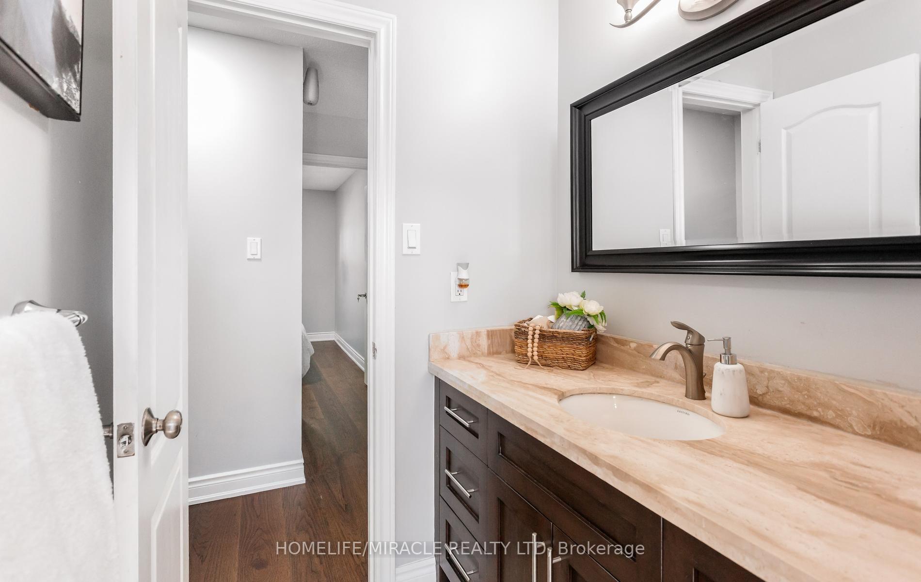 Photo 33 of 49 Newbridge Crescent, Brampton, Westgate — HOMEH