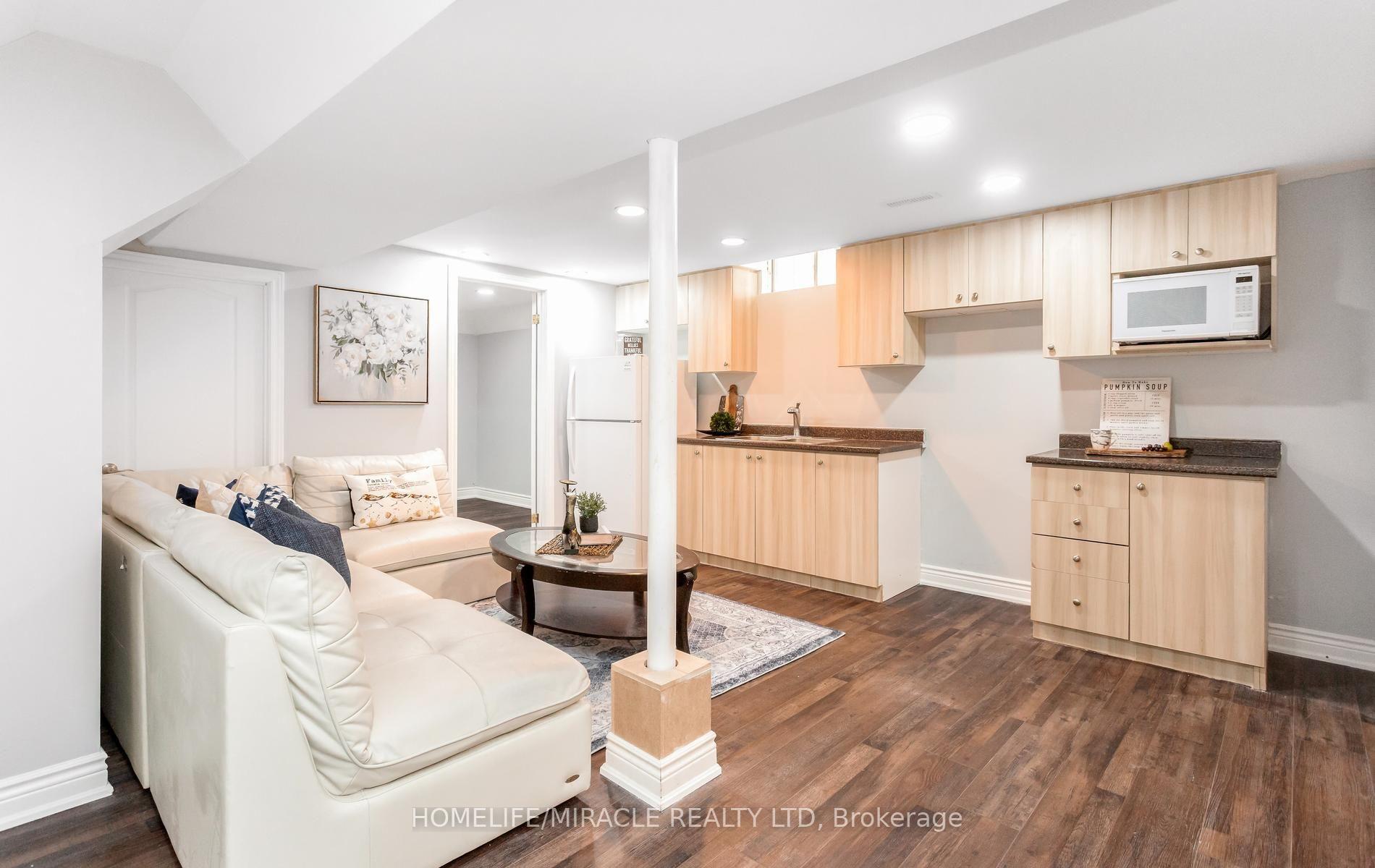 Photo 37 of 49 Newbridge Crescent, Brampton, Westgate — HOMEH