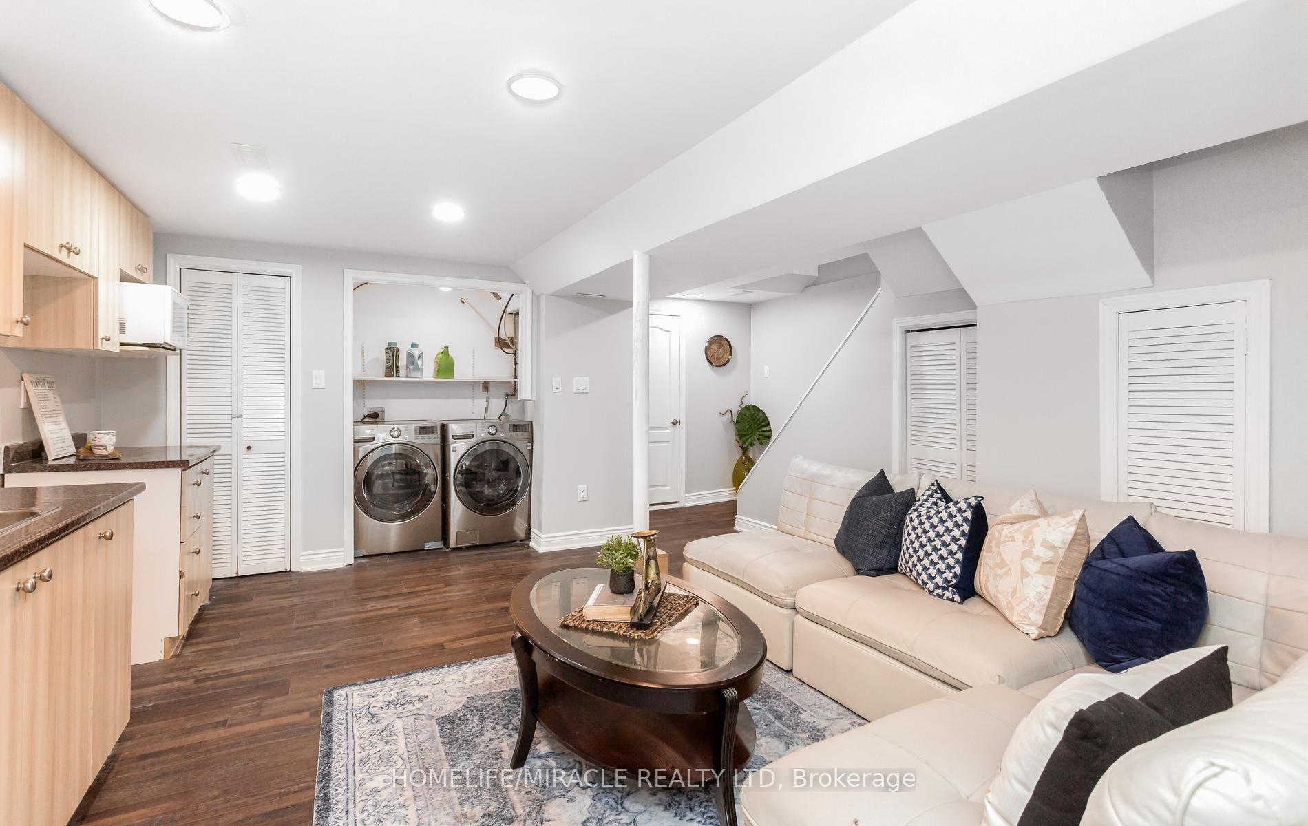 Photo 40 of 49 Newbridge Crescent, Brampton, Westgate — HOMEH