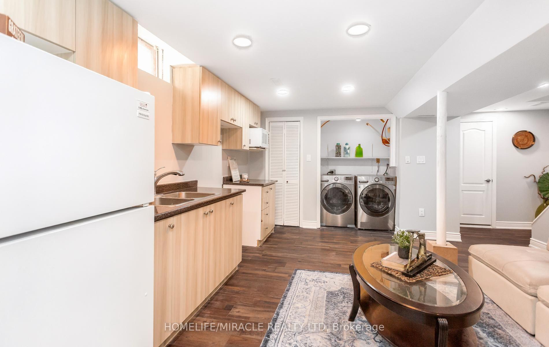 Photo 41 of 49 Newbridge Crescent, Brampton, Westgate — HOMEH