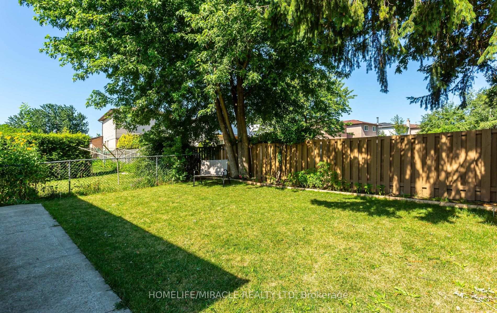 Photo 48 of 49 Newbridge Crescent, Brampton, Westgate — HOMEH