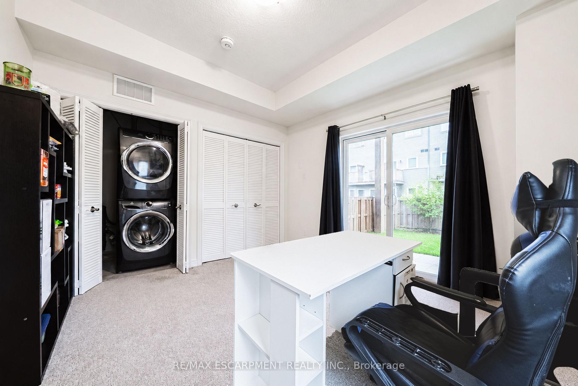 Photo 26 of 20 Barley Lane, Hamilton, Ancaster — HOMEH