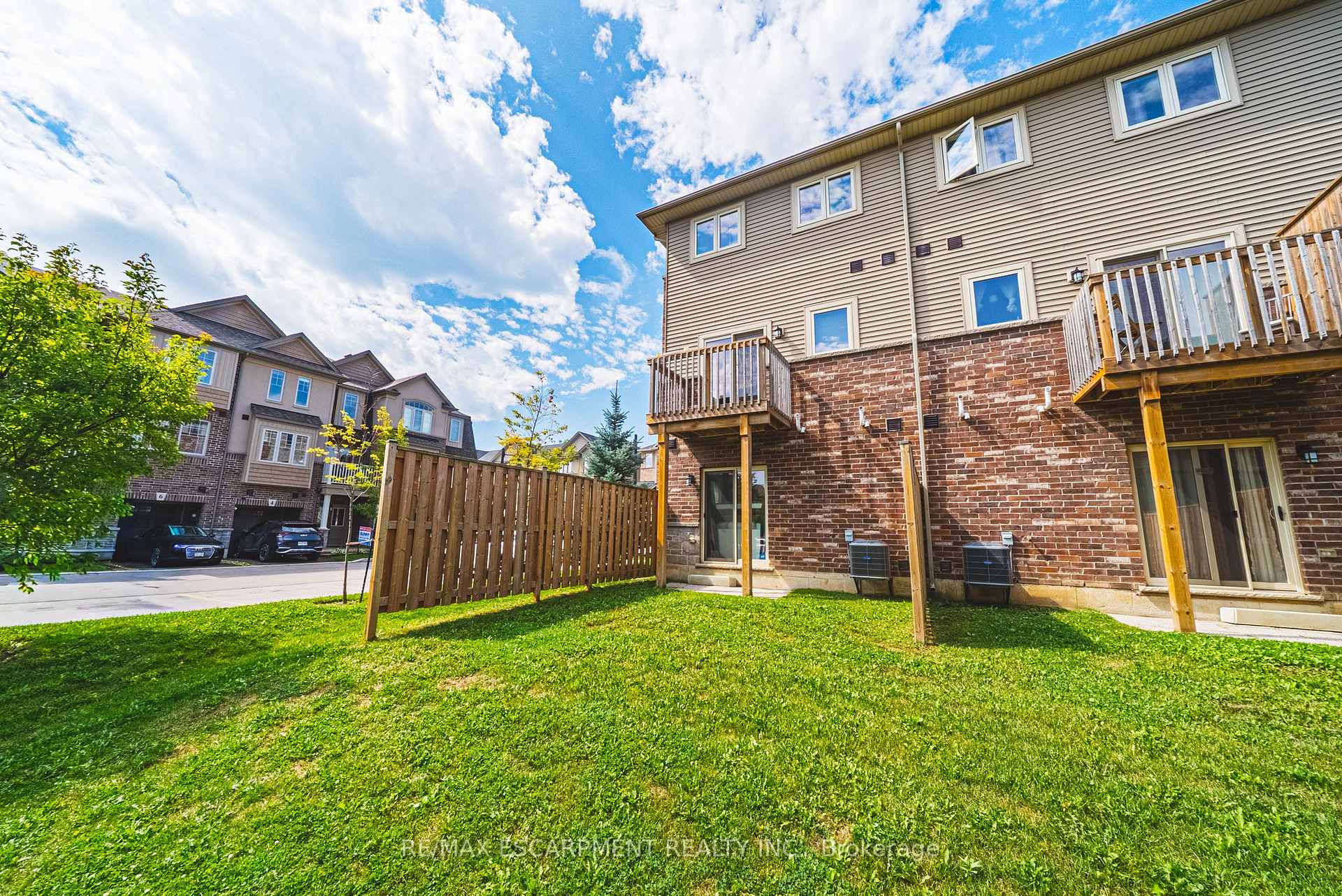 Photo 31 of 20 Barley Lane, Hamilton, Ancaster — HOMEH