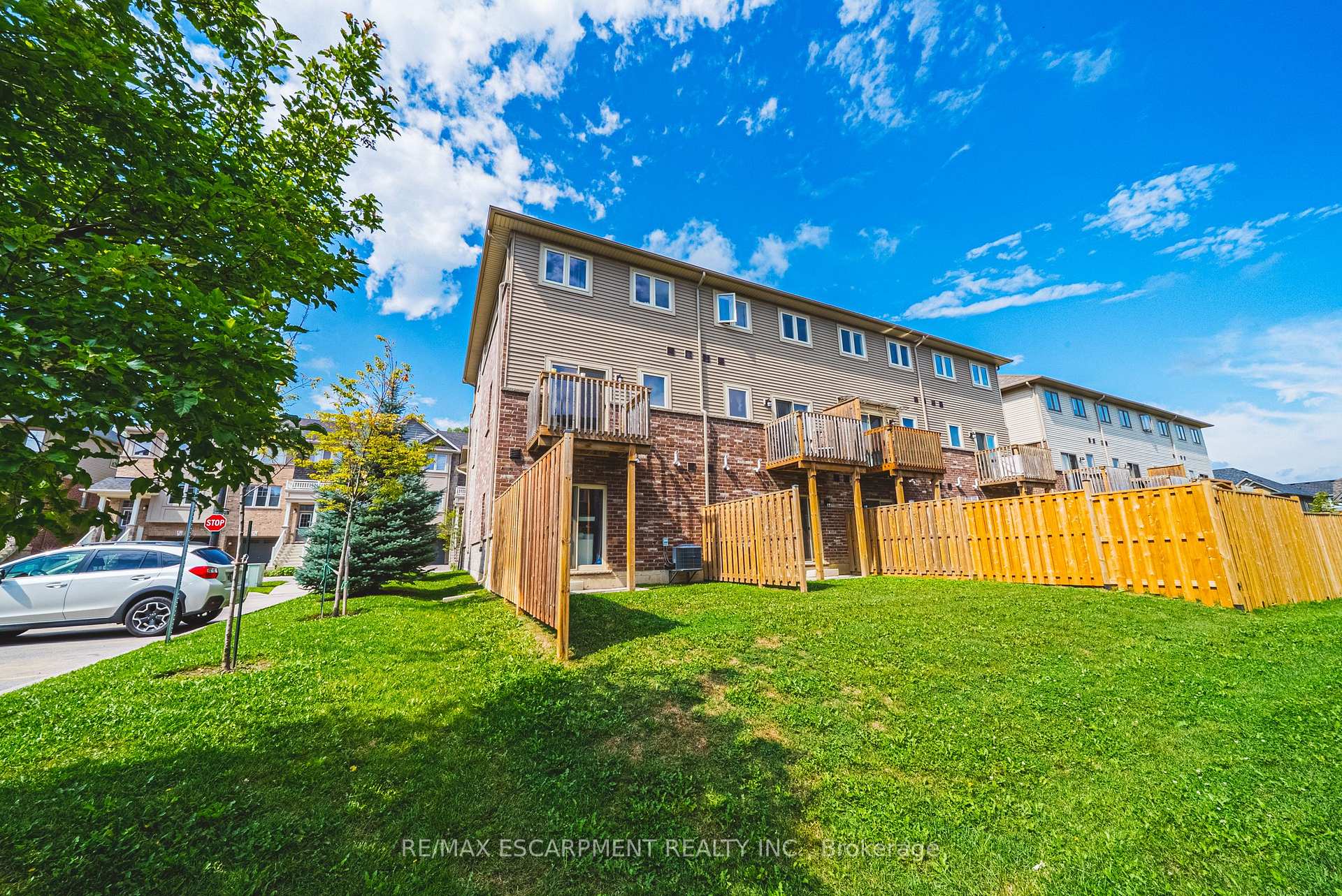 Photo 32 of 20 Barley Lane, Hamilton, Ancaster — HOMEH