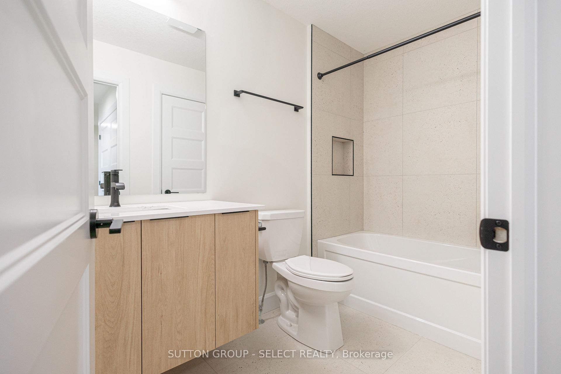 Photo 33 of Unit 26, 233 Upper Queen Street, Thames Centre, Thorndale — HOMEH