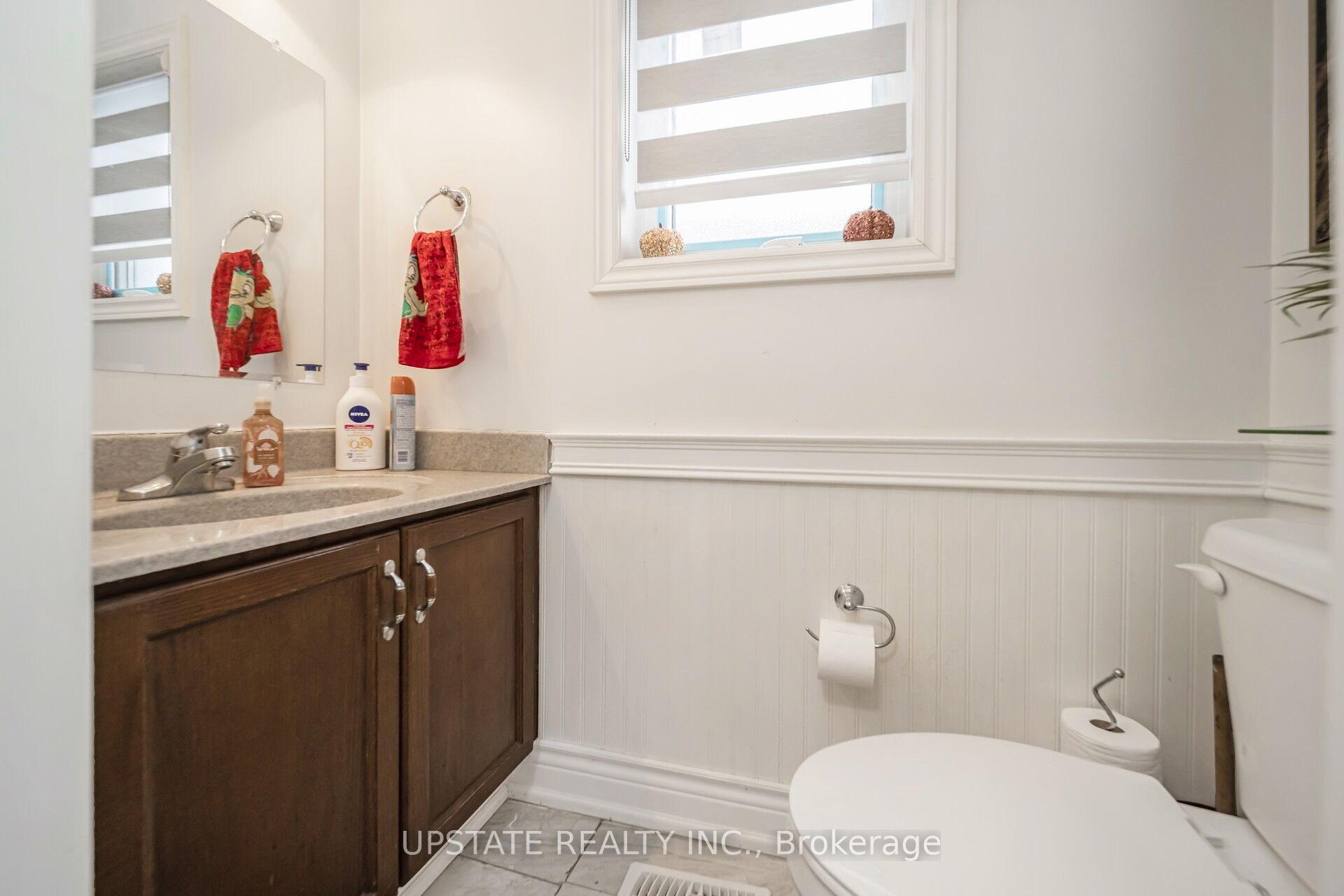 Photo 3 of 12 Bramfield Street, Brampton, Fletcher's Meadow — HOMEH