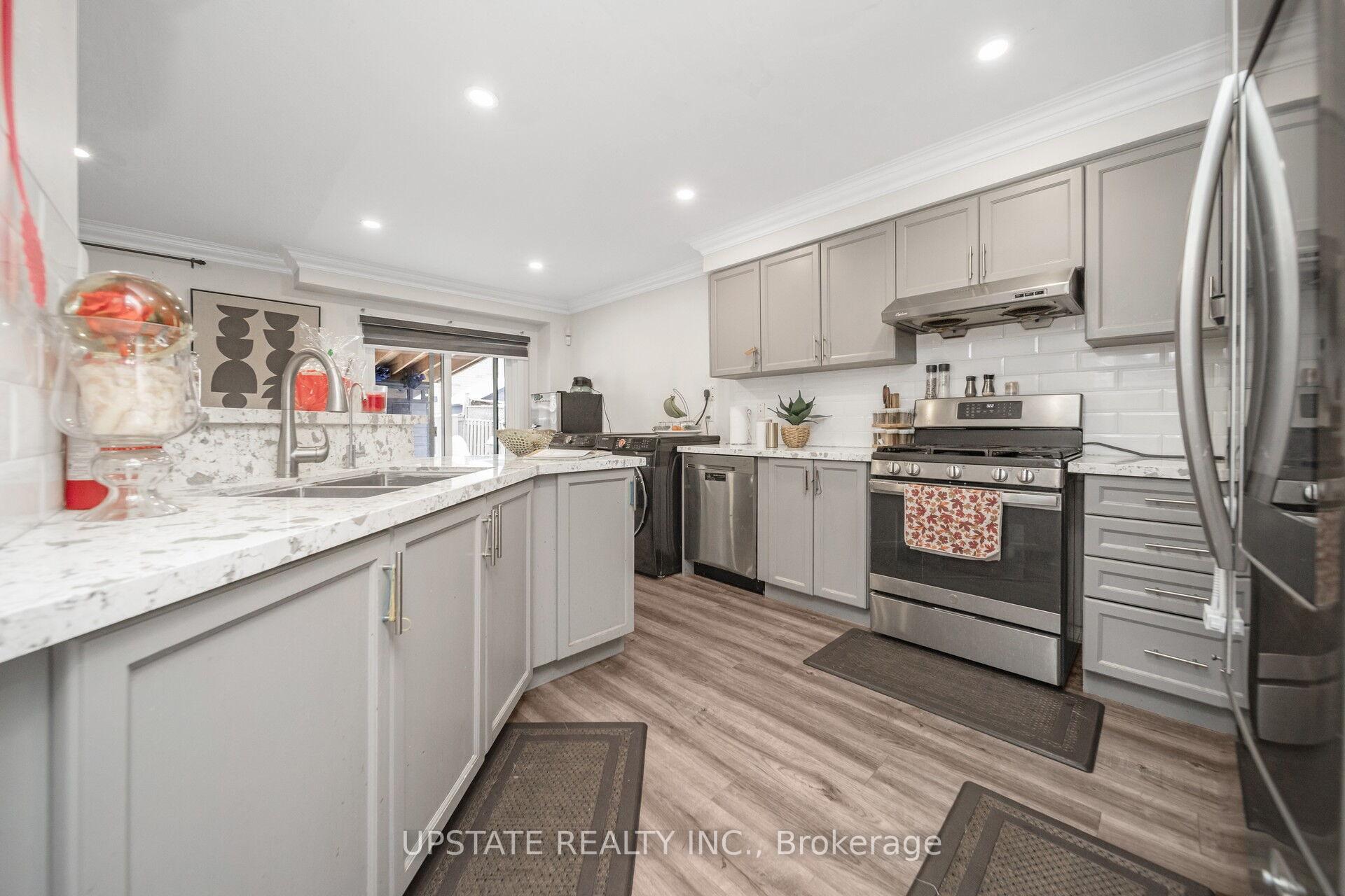 Photo 21 of 12 Bramfield Street, Brampton, Fletcher's Meadow — HOMEH