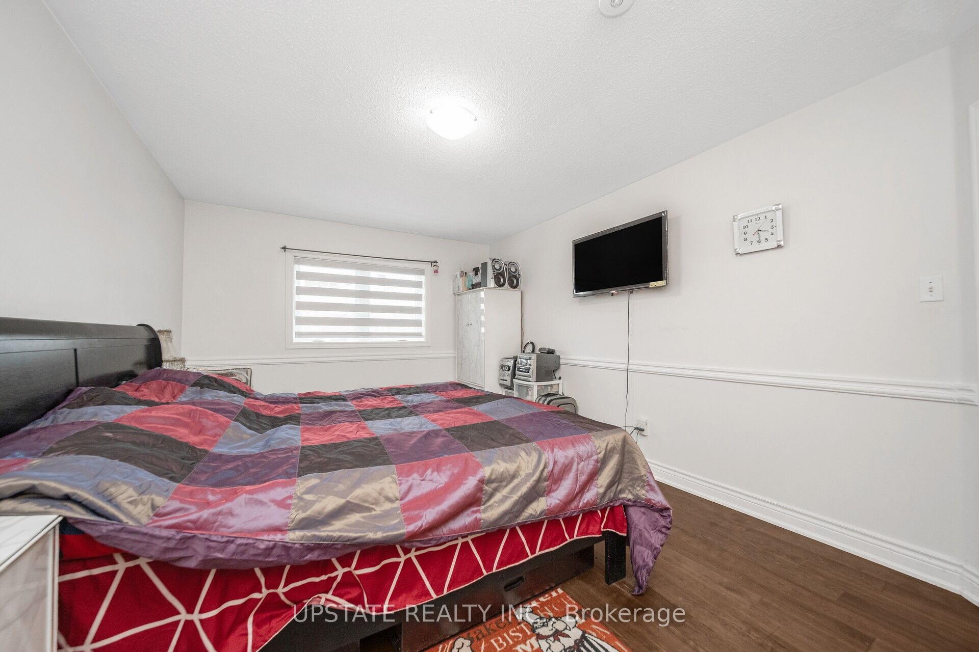 Photo 26 of 12 Bramfield Street, Brampton, Fletcher's Meadow — HOMEH