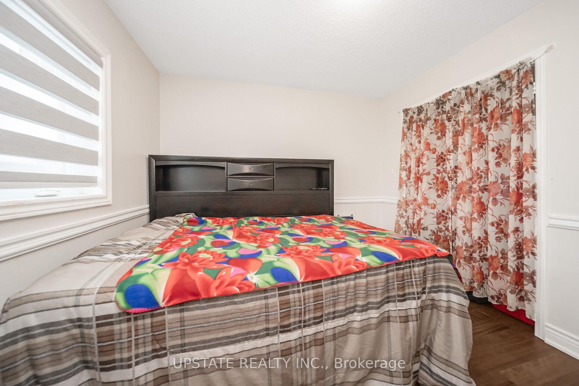 Photo 30 of 12 Bramfield Street, Brampton, Fletcher's Meadow — HOMEH