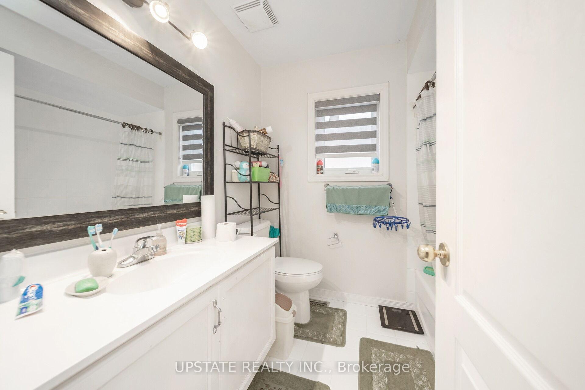 Photo 31 of 12 Bramfield Street, Brampton, Fletcher's Meadow — HOMEH
