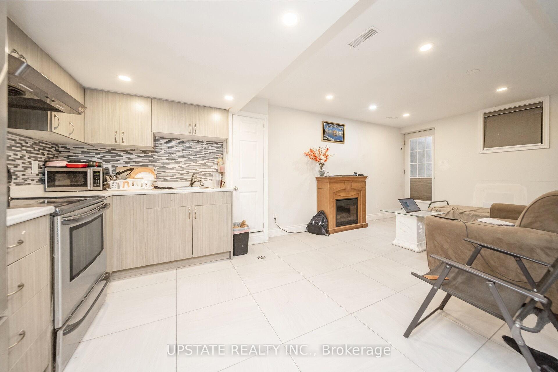Photo 38 of 12 Bramfield Street, Brampton, Fletcher's Meadow — HOMEH