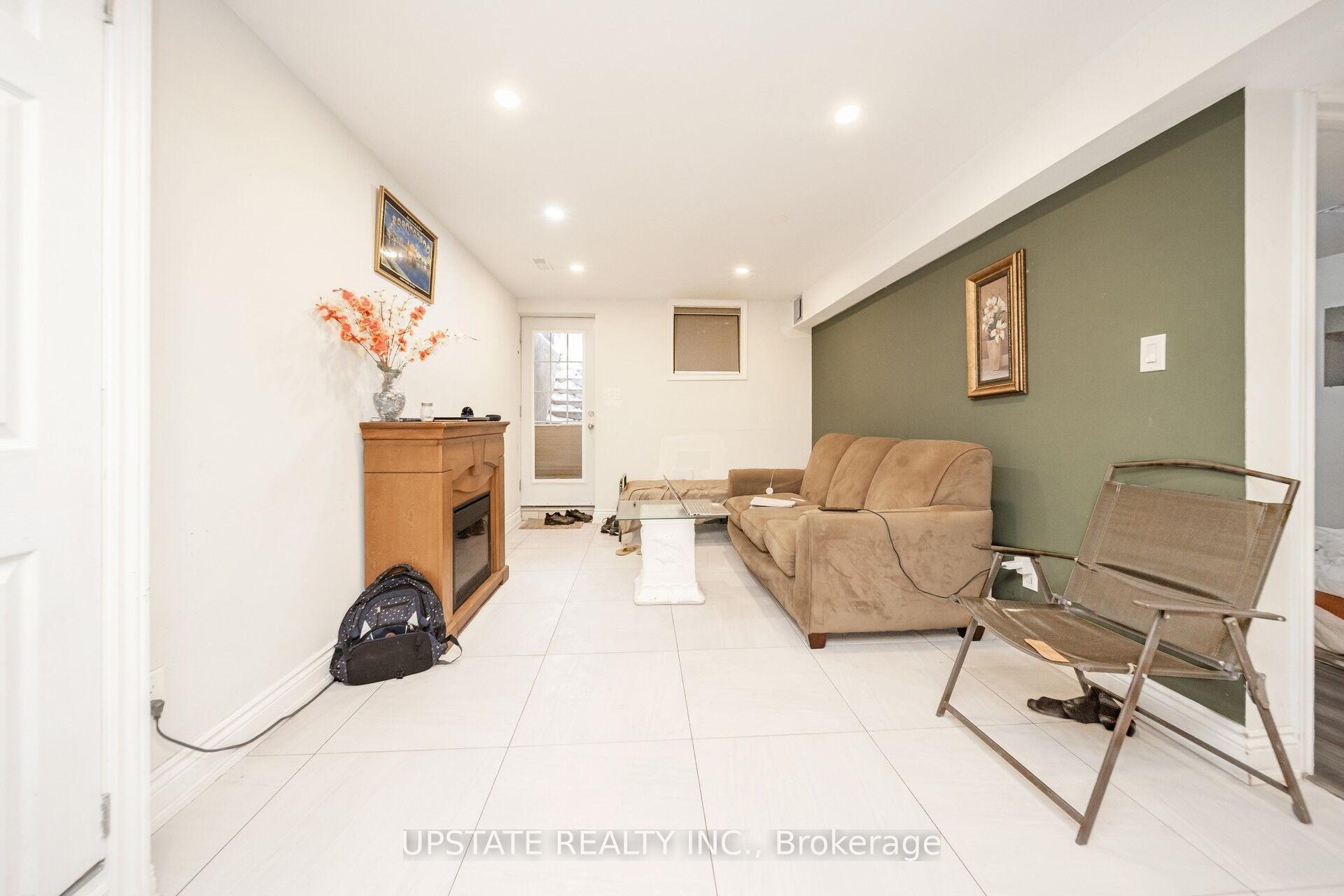 Photo 39 of 12 Bramfield Street, Brampton, Fletcher's Meadow — HOMEH