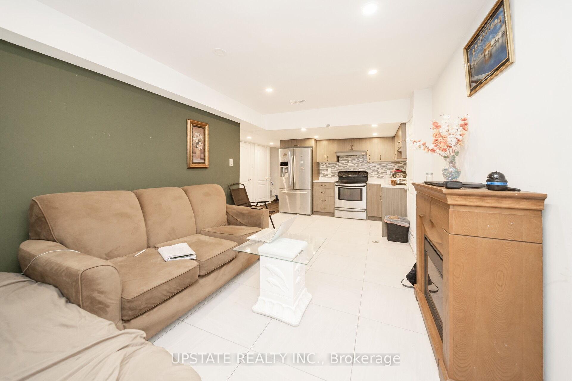 Photo 40 of 12 Bramfield Street, Brampton, Fletcher's Meadow — HOMEH