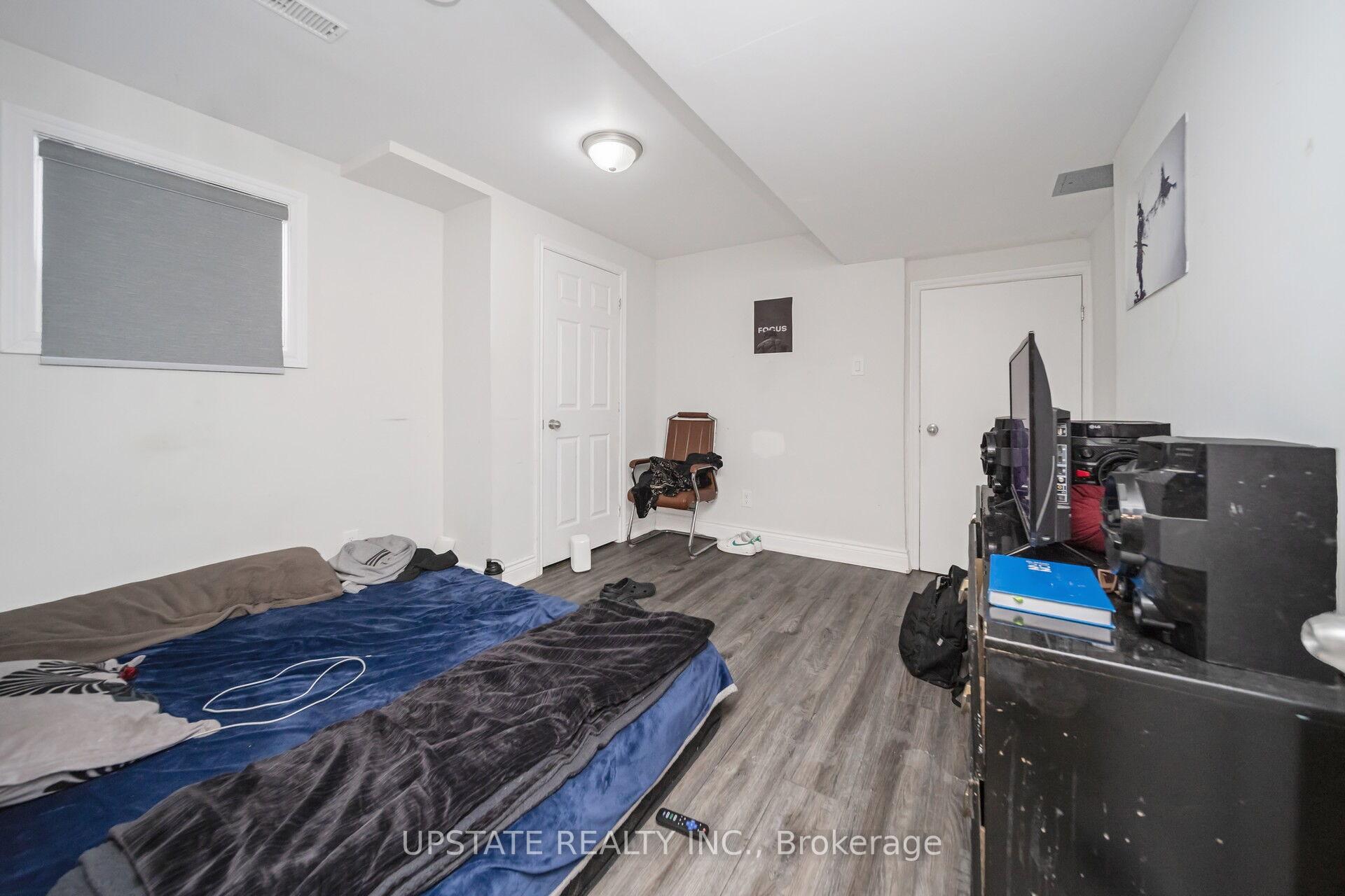 Photo 41 of 12 Bramfield Street, Brampton, Fletcher's Meadow — HOMEH