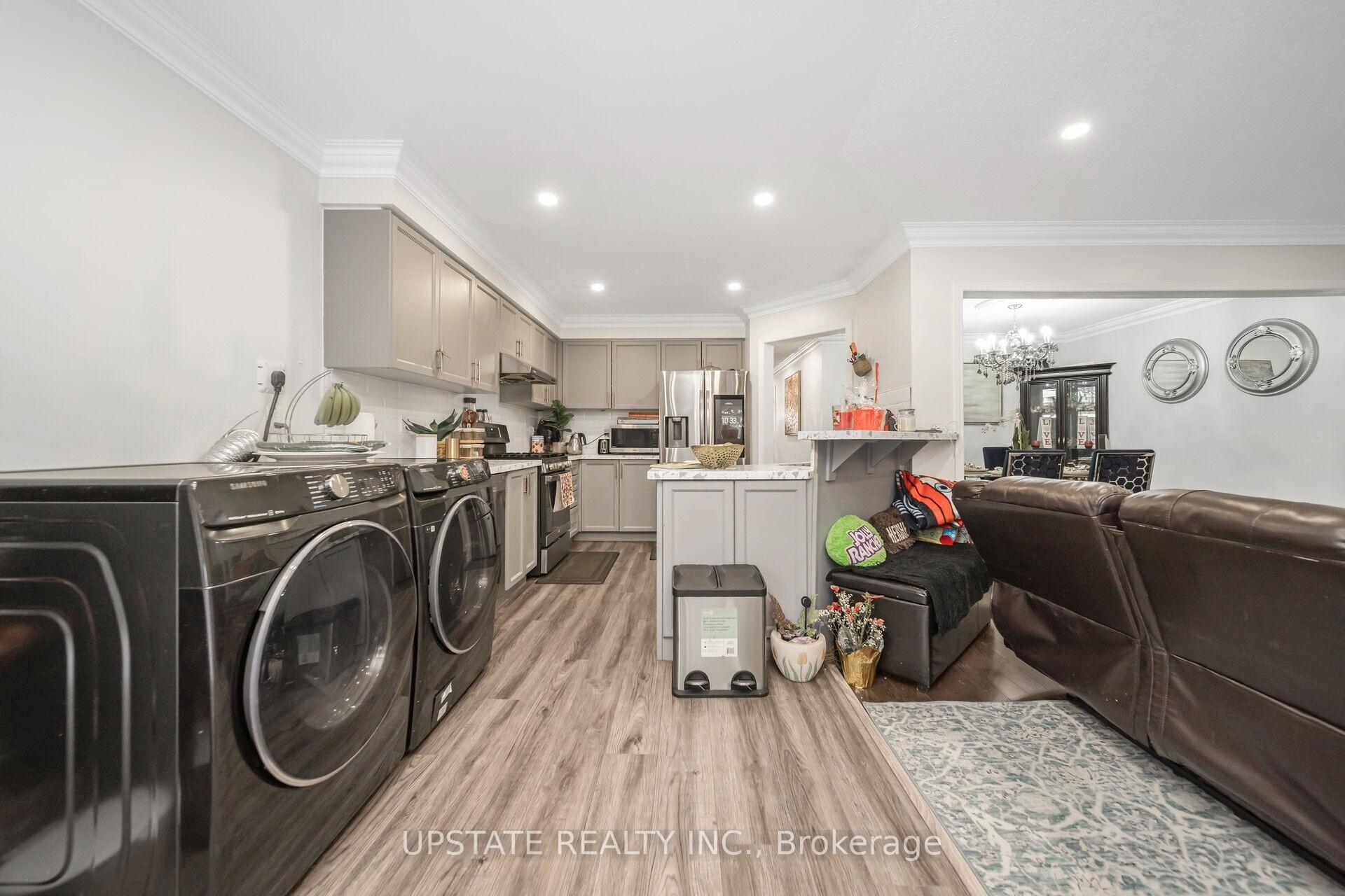 Photo 17 of 12 Bramfield Street, Brampton, Fletcher's Meadow — HOMEH