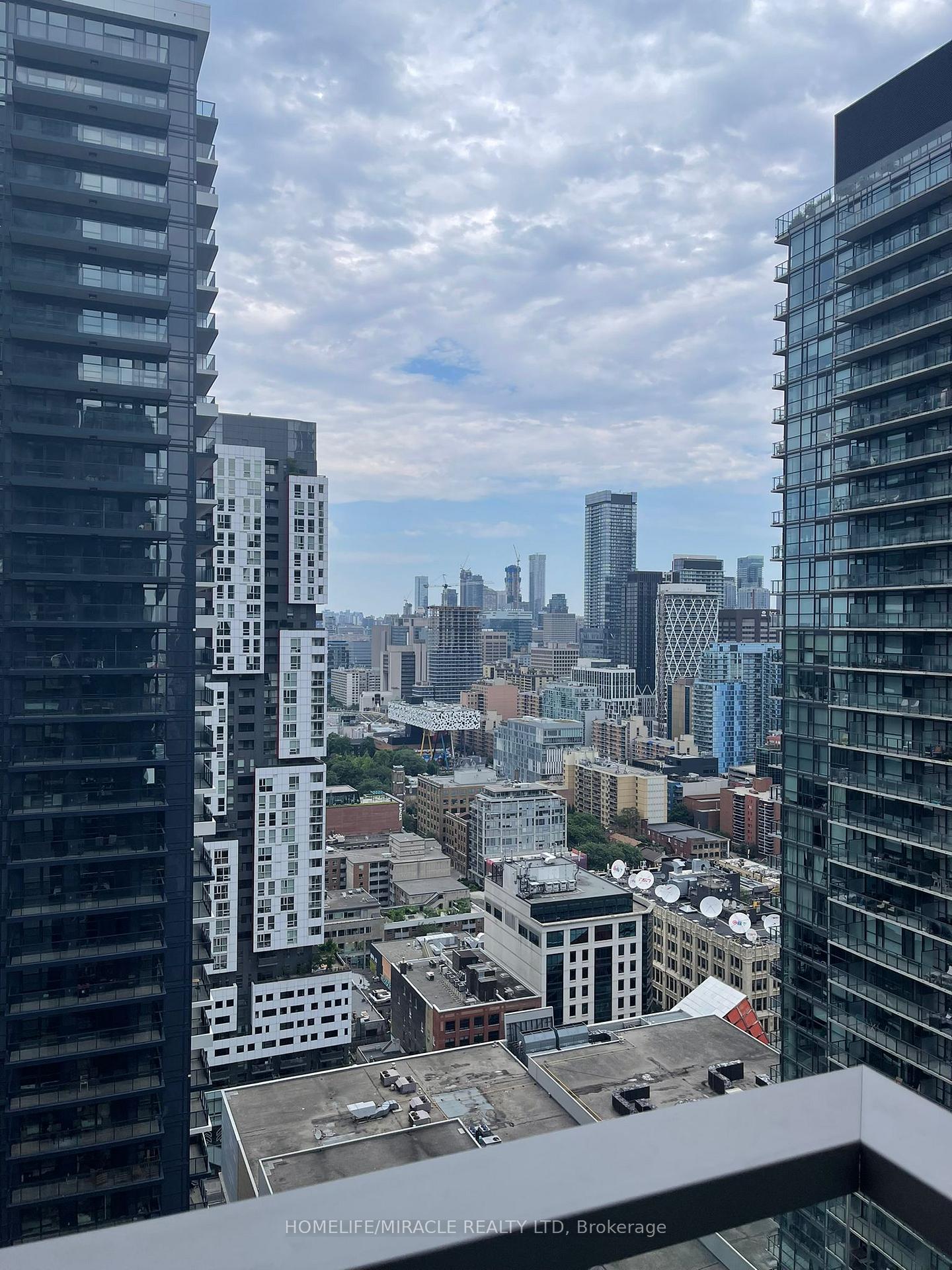 Photo 3 of Unit 3528, 28 Widmer Street, Toronto, Waterfront Communities — HOMEH