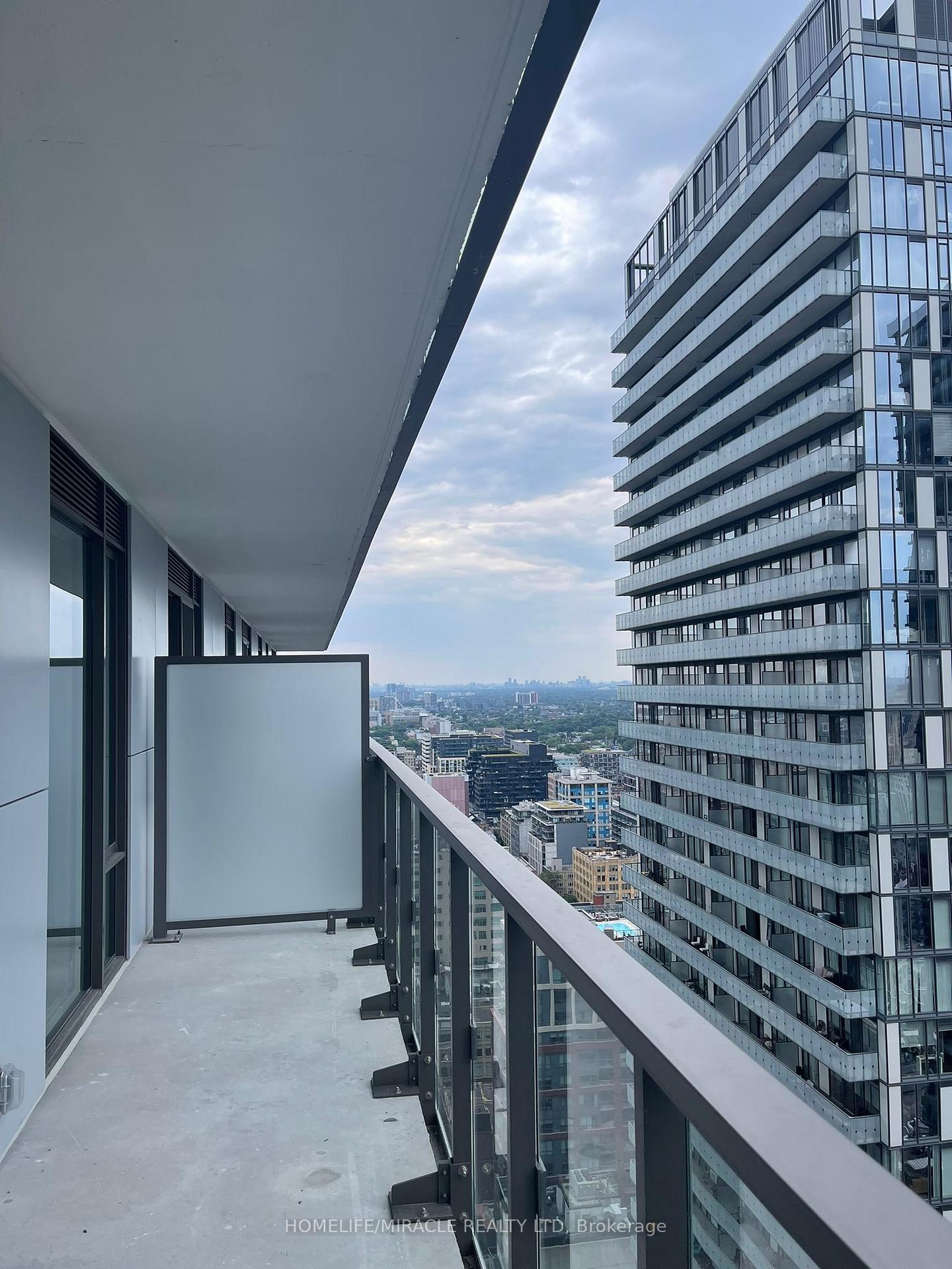 Photo 5 of Unit 3528, 28 Widmer Street, Toronto, Waterfront Communities — HOMEH