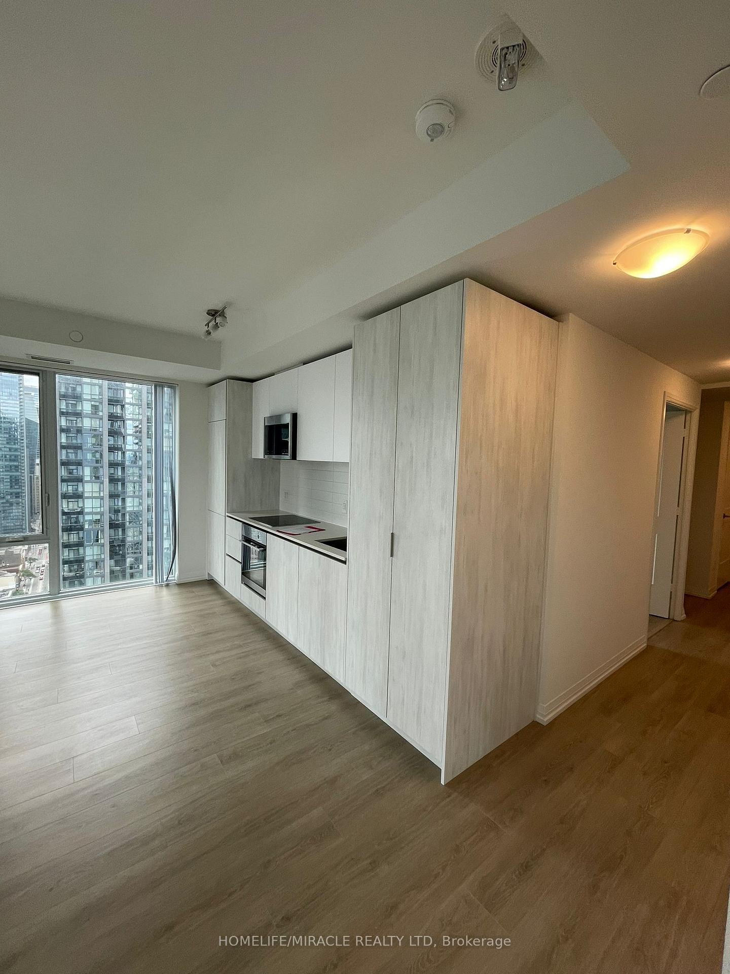Photo 6 of Unit 3528, 28 Widmer Street, Toronto, Waterfront Communities — HOMEH