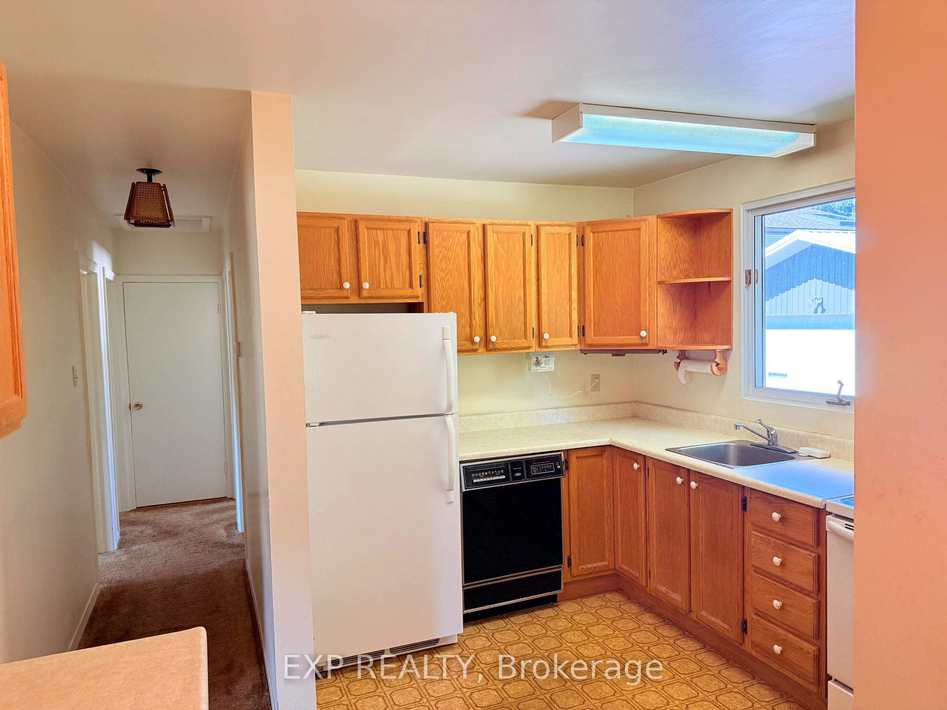 Photo 2 of 483 Pleasant Park Road, Ottawa, Alta Vista/Faircrest Heights — HOMEH