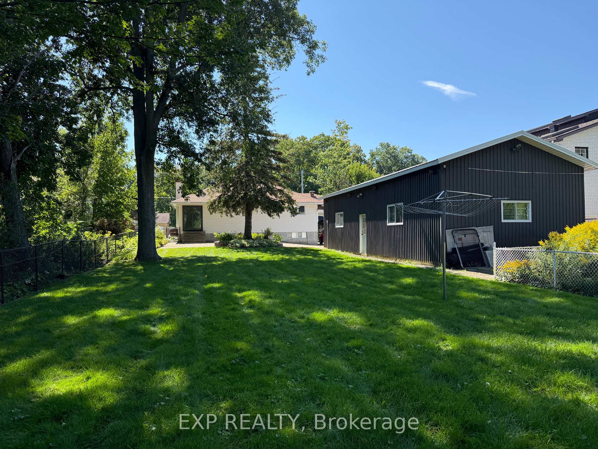 Photo 13 of 483 Pleasant Park Road, Ottawa, Alta Vista/Faircrest Heights — HOMEH