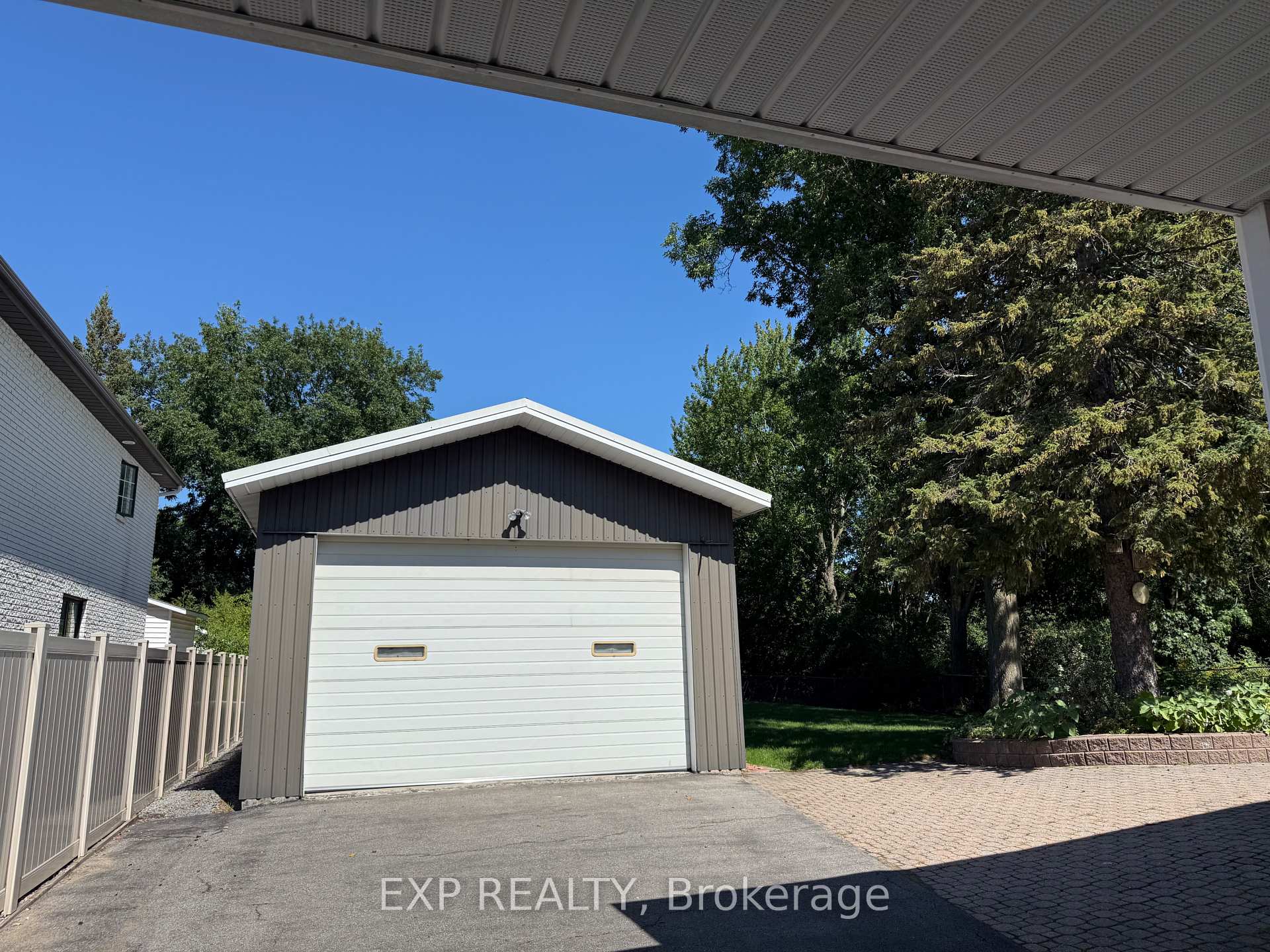 Photo 14 of 483 Pleasant Park Road, Ottawa, Alta Vista/Faircrest Heights — HOMEH