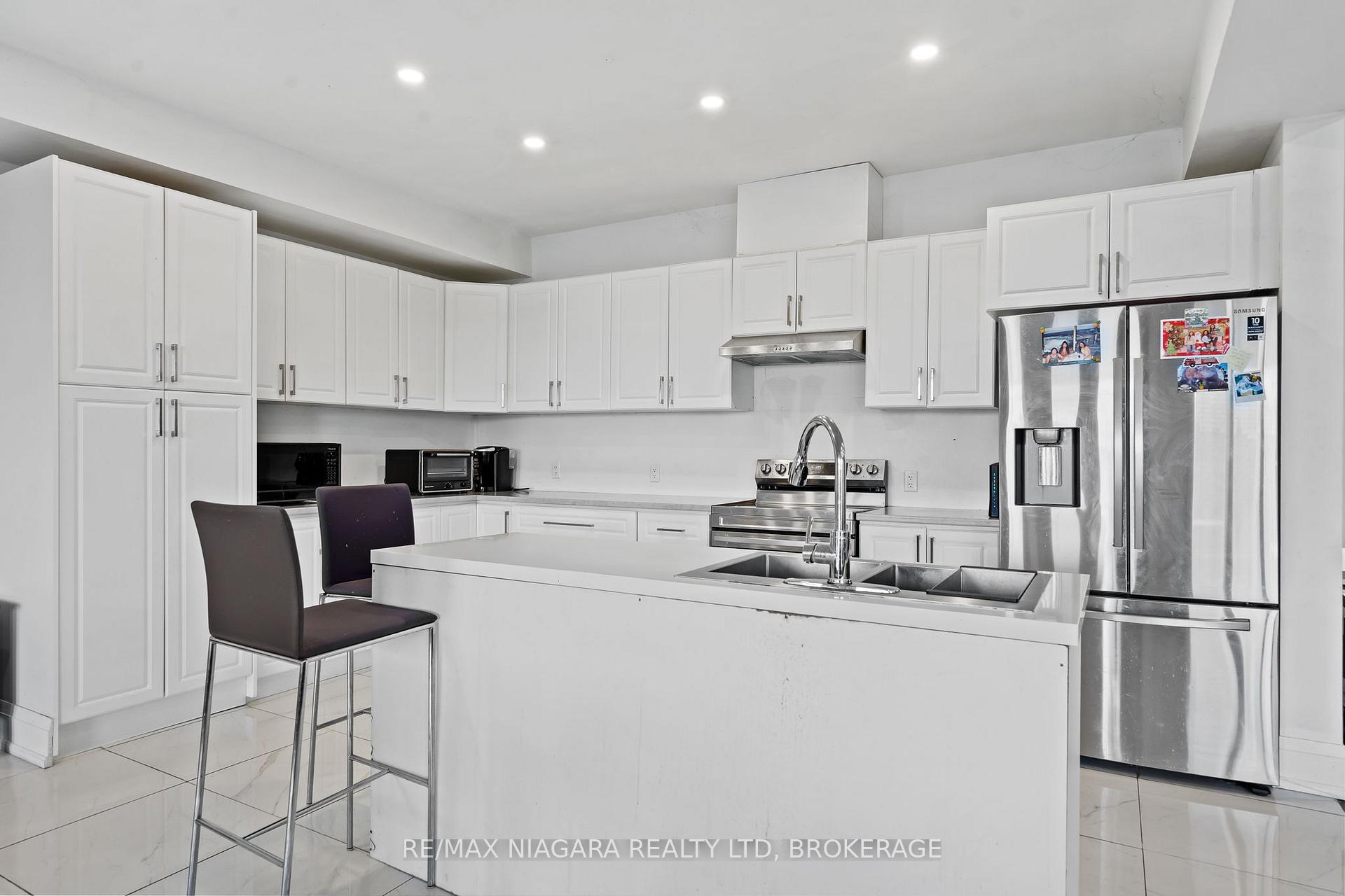 Photo 9 of 15 Myrtle Street, Pelham, Fonthill — HOMEH