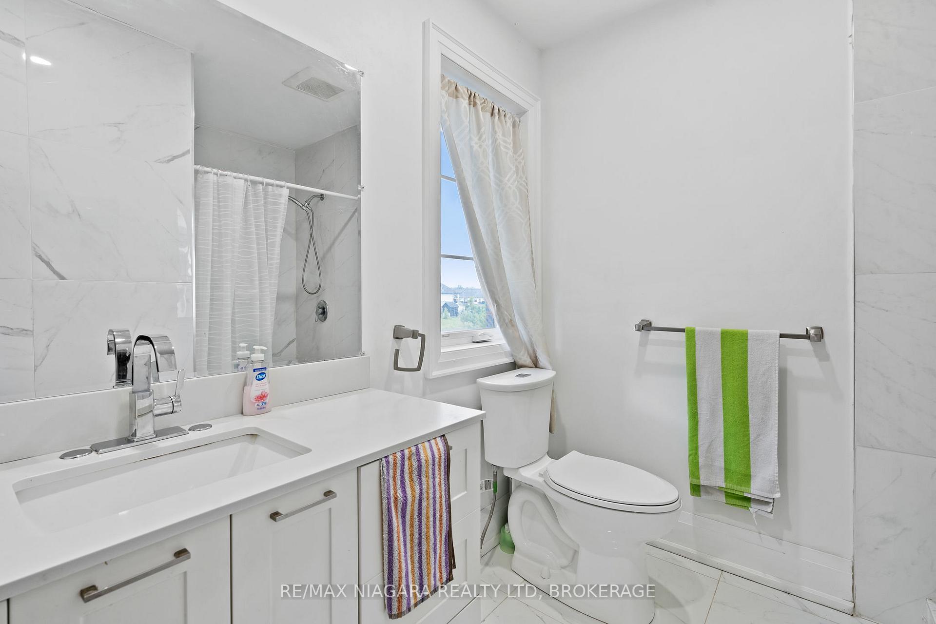 Photo 18 of 15 Myrtle Street, Pelham, Fonthill — HOMEH