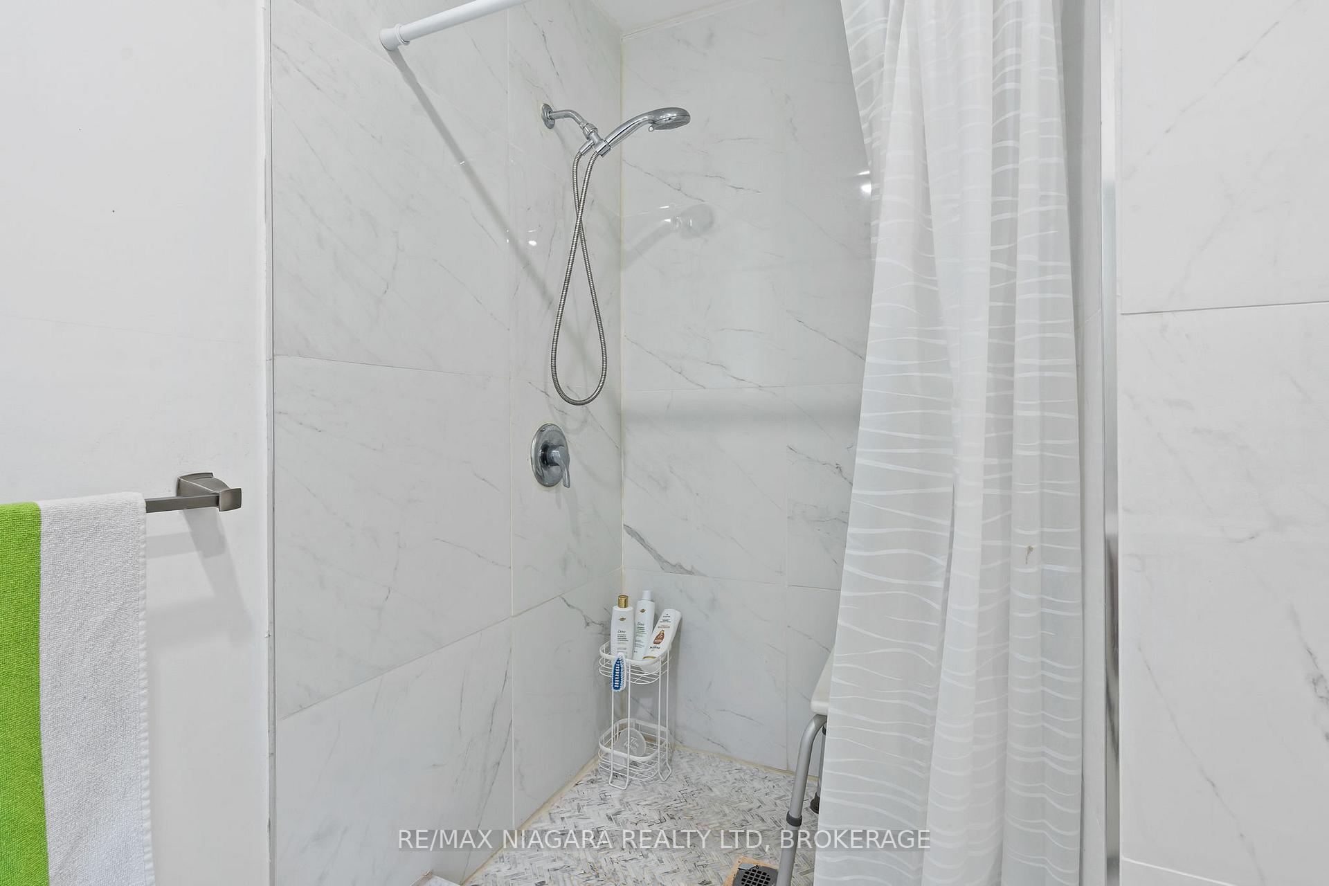 Photo 19 of 15 Myrtle Street, Pelham, Fonthill — HOMEH