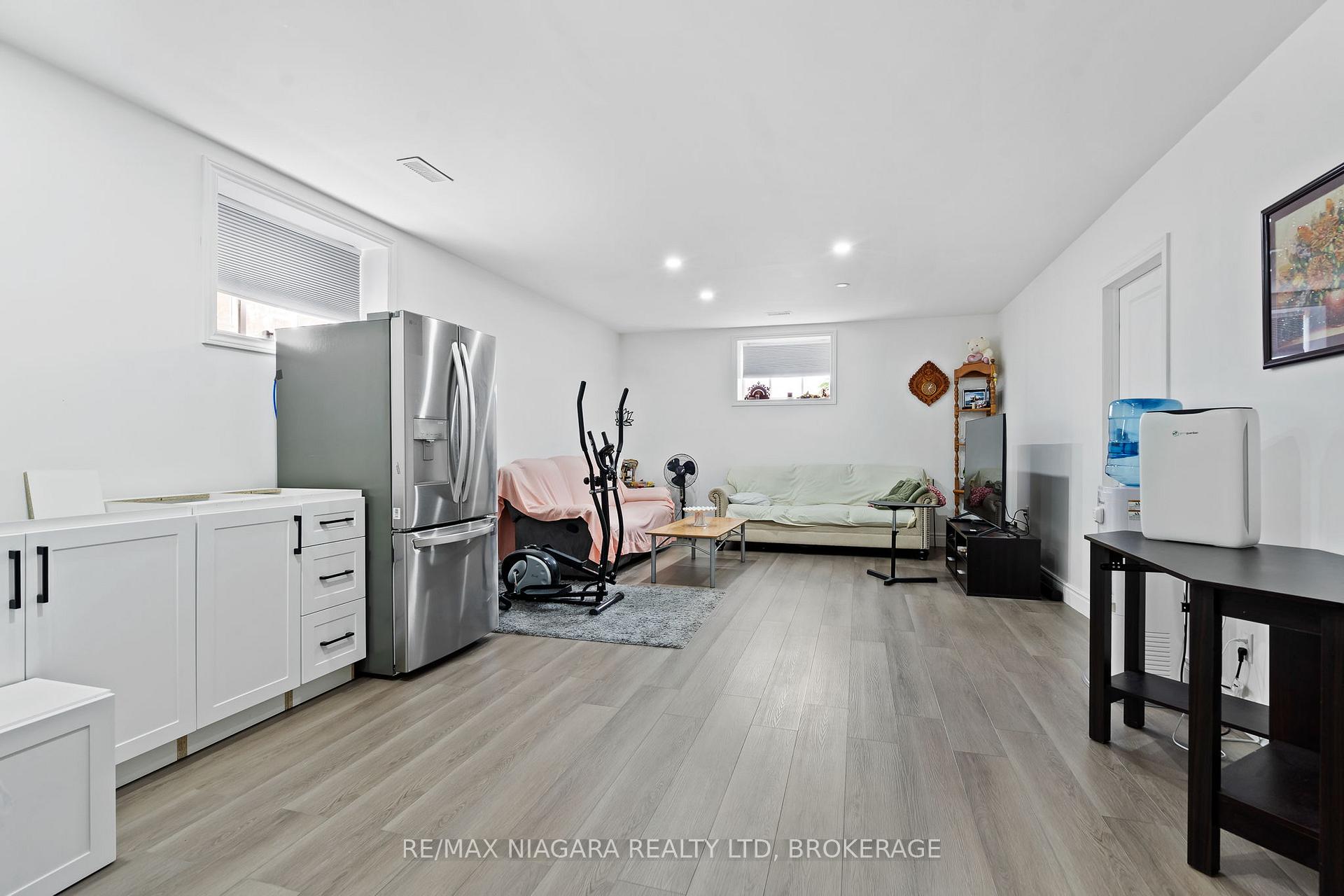 Photo 27 of 15 Myrtle Street, Pelham, Fonthill — HOMEH