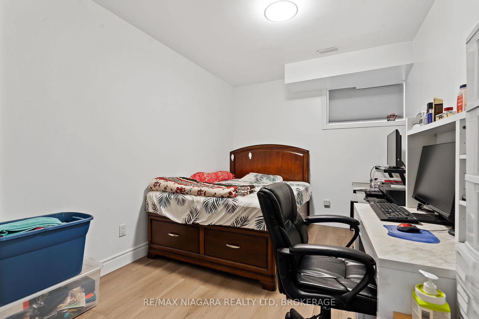 Photo 31 of 15 Myrtle Street, Pelham, Fonthill — HOMEH