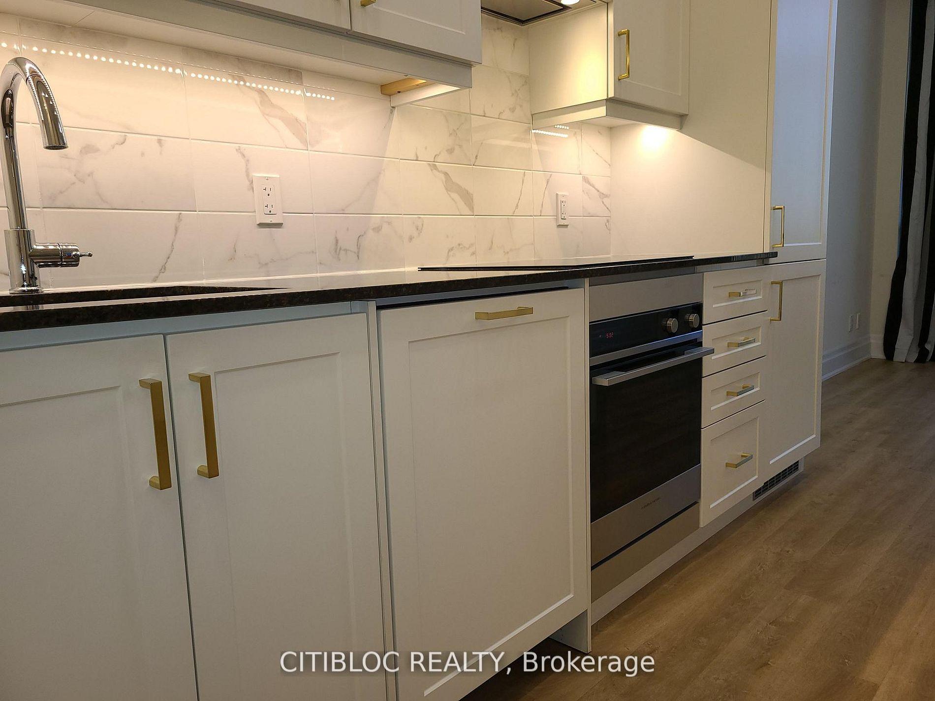Photo 7 of Unit PH3, 9085 Jane Street, Vaughan, Concord — HOMEH