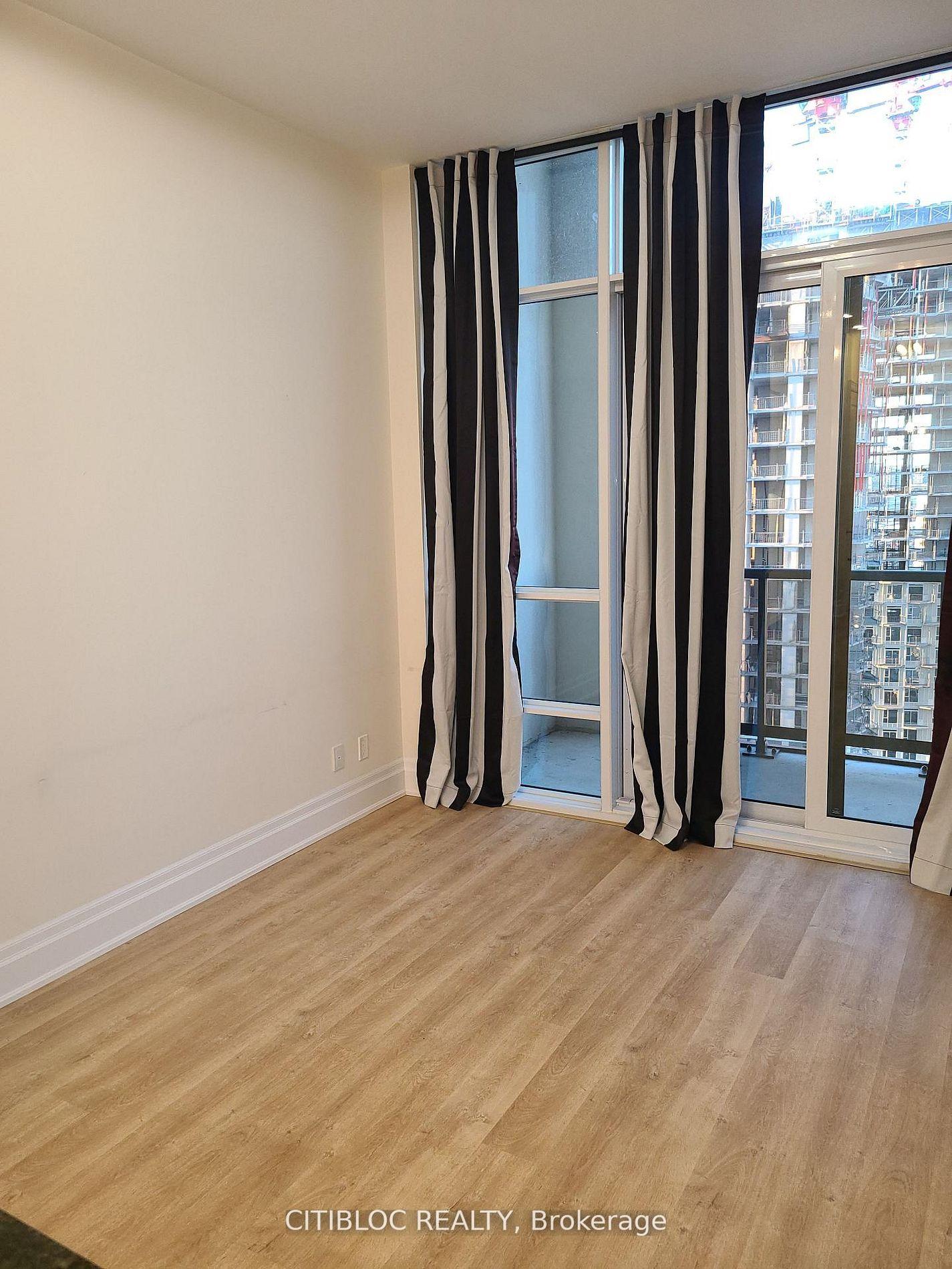 Photo 12 of Unit PH3, 9085 Jane Street, Vaughan, Concord — HOMEH