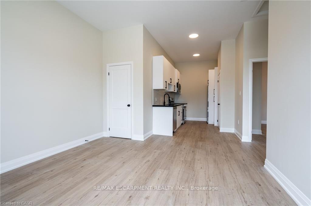 Photo 4 of Unit A, 728 Eleventh Avenue, Hamilton, Hampton Heights — HOMEH