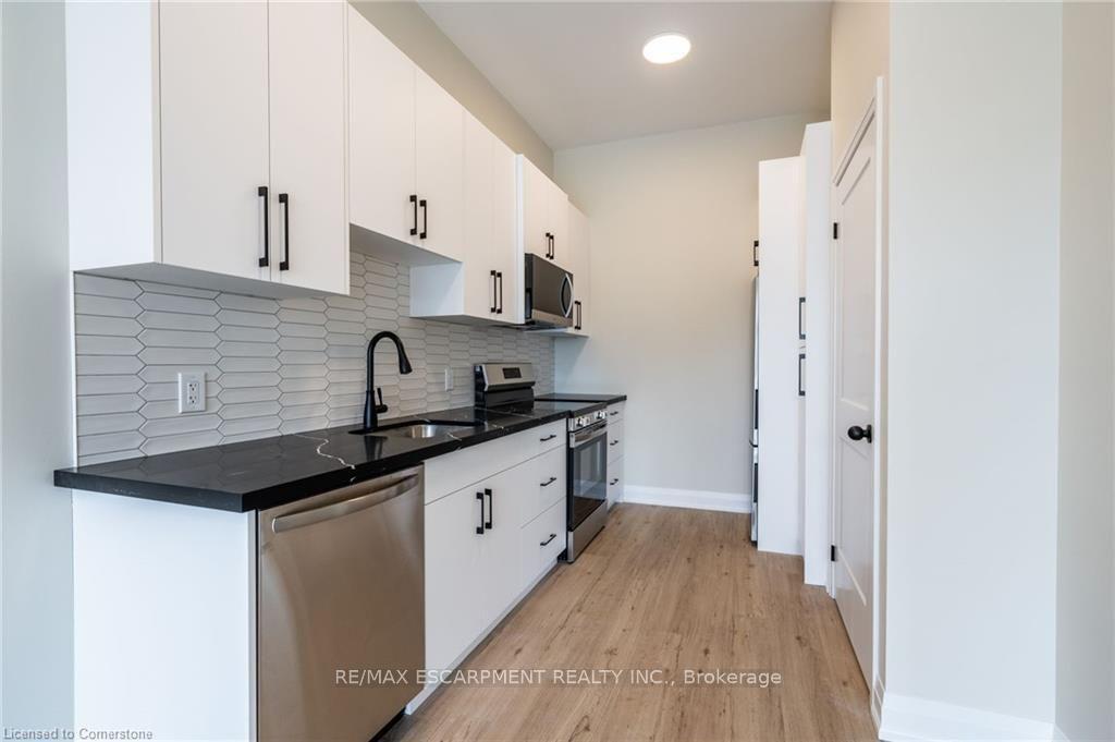 Photo 5 of Unit A, 728 Eleventh Avenue, Hamilton, Hampton Heights — HOMEH
