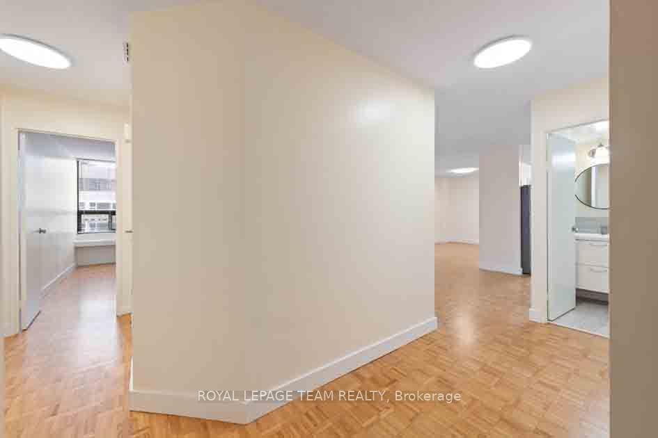 Photo 3 of Unit 901, 40 Arthur Street, Ottawa, West Centre Town — HOMEH