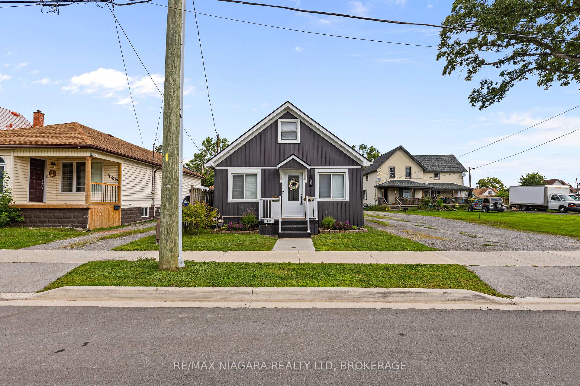 Photo 3 of 155 Broadway Street, Welland, Broadway — HOMEH