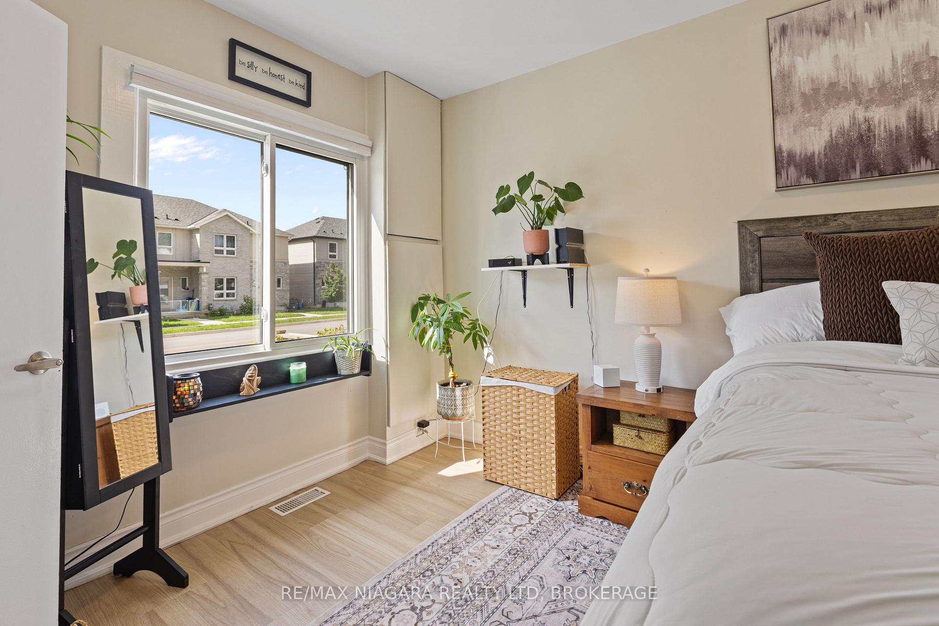Photo 23 of 155 Broadway Street, Welland, Broadway — HOMEH
