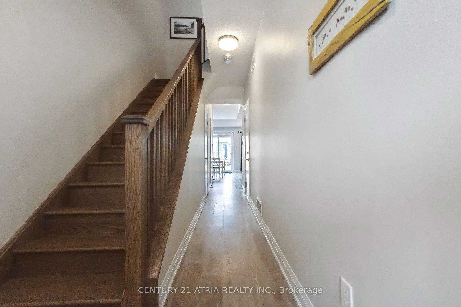 Photo 5 of 36 Steele Crescent, Guelph, St. Patrick's Ward — HOMEH
