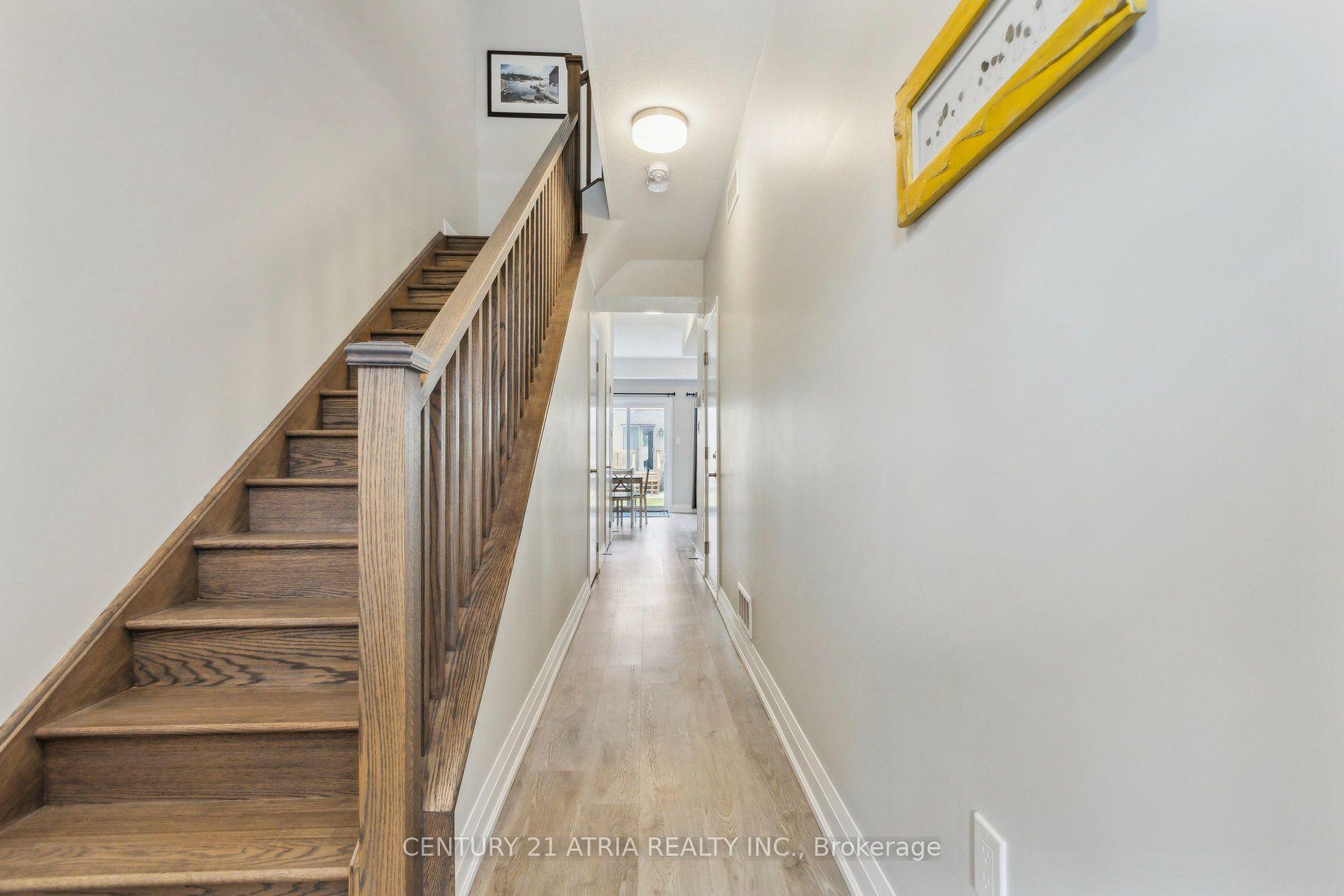 Photo 6 of 36 Steele Crescent, Guelph, St. Patrick's Ward — HOMEH
