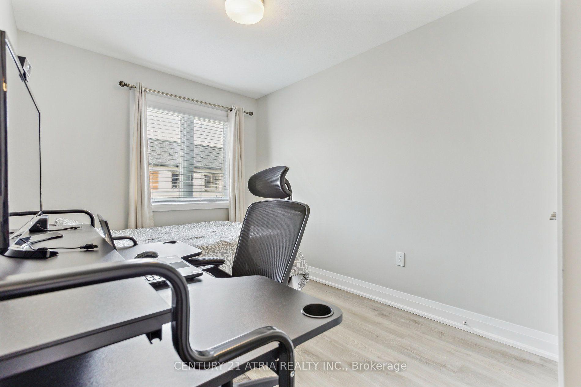 Photo 33 of 36 Steele Crescent, Guelph, St. Patrick's Ward — HOMEH