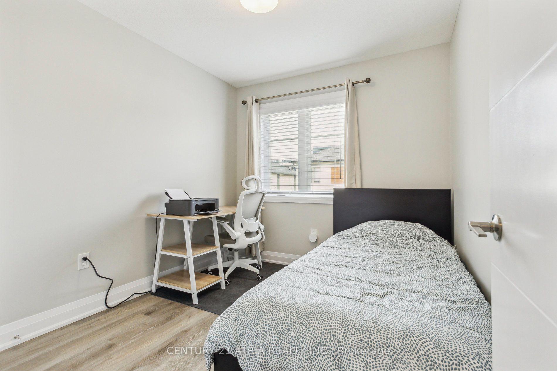 Photo 35 of 36 Steele Crescent, Guelph, St. Patrick's Ward — HOMEH