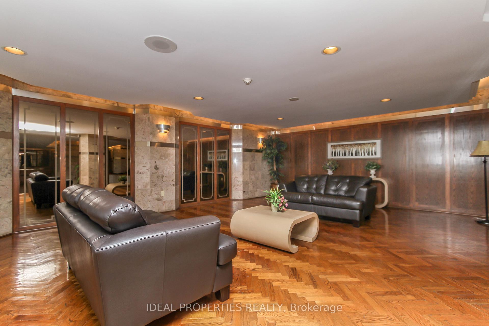 Photo 4 of Unit 1701, 2759 Carousel Crescent, Ottawa, Emerald Woods/Sawmill Creek — HOMEH