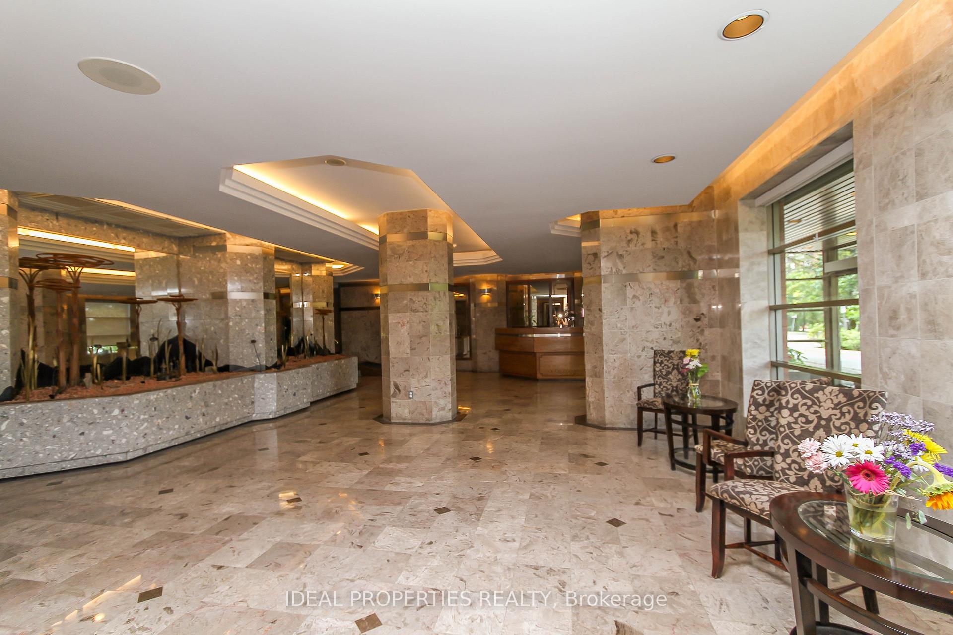 Photo 5 of Unit 1701, 2759 Carousel Crescent, Ottawa, Emerald Woods/Sawmill Creek — HOMEH