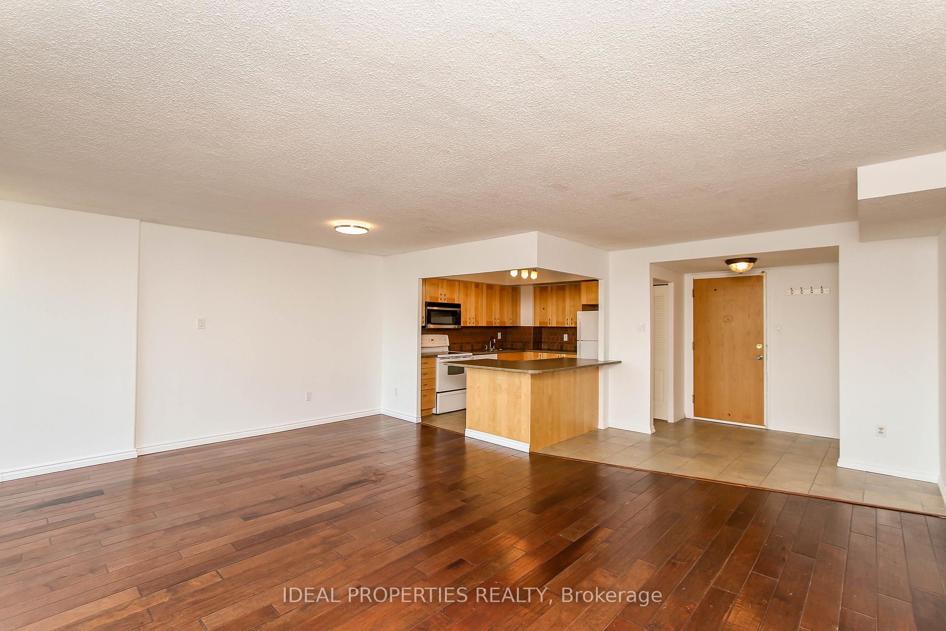 Photo 18 of Unit 1701, 2759 Carousel Crescent, Ottawa, Emerald Woods/Sawmill Creek — HOMEH