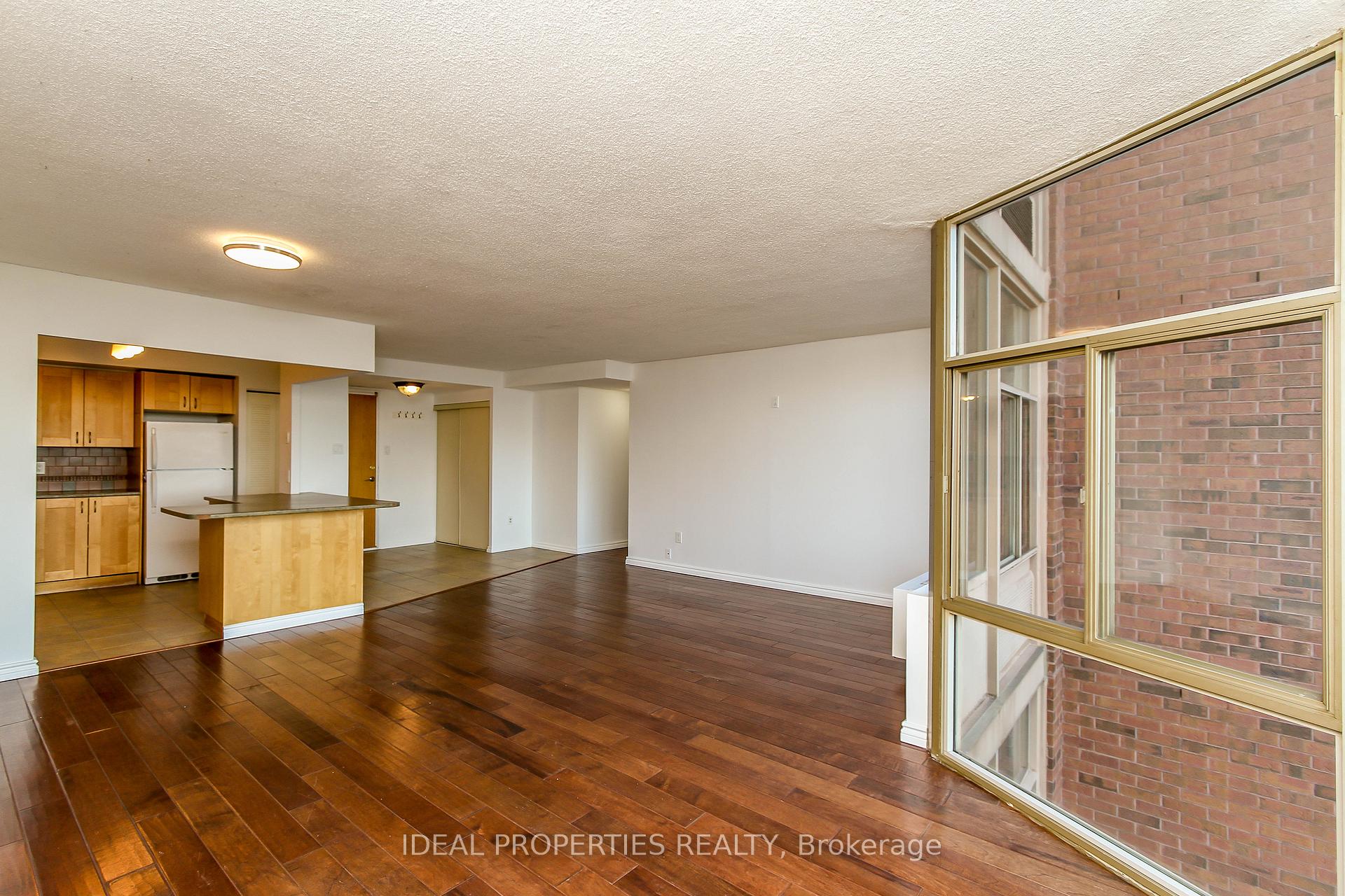 Photo 19 of Unit 1701, 2759 Carousel Crescent, Ottawa, Emerald Woods/Sawmill Creek — HOMEH